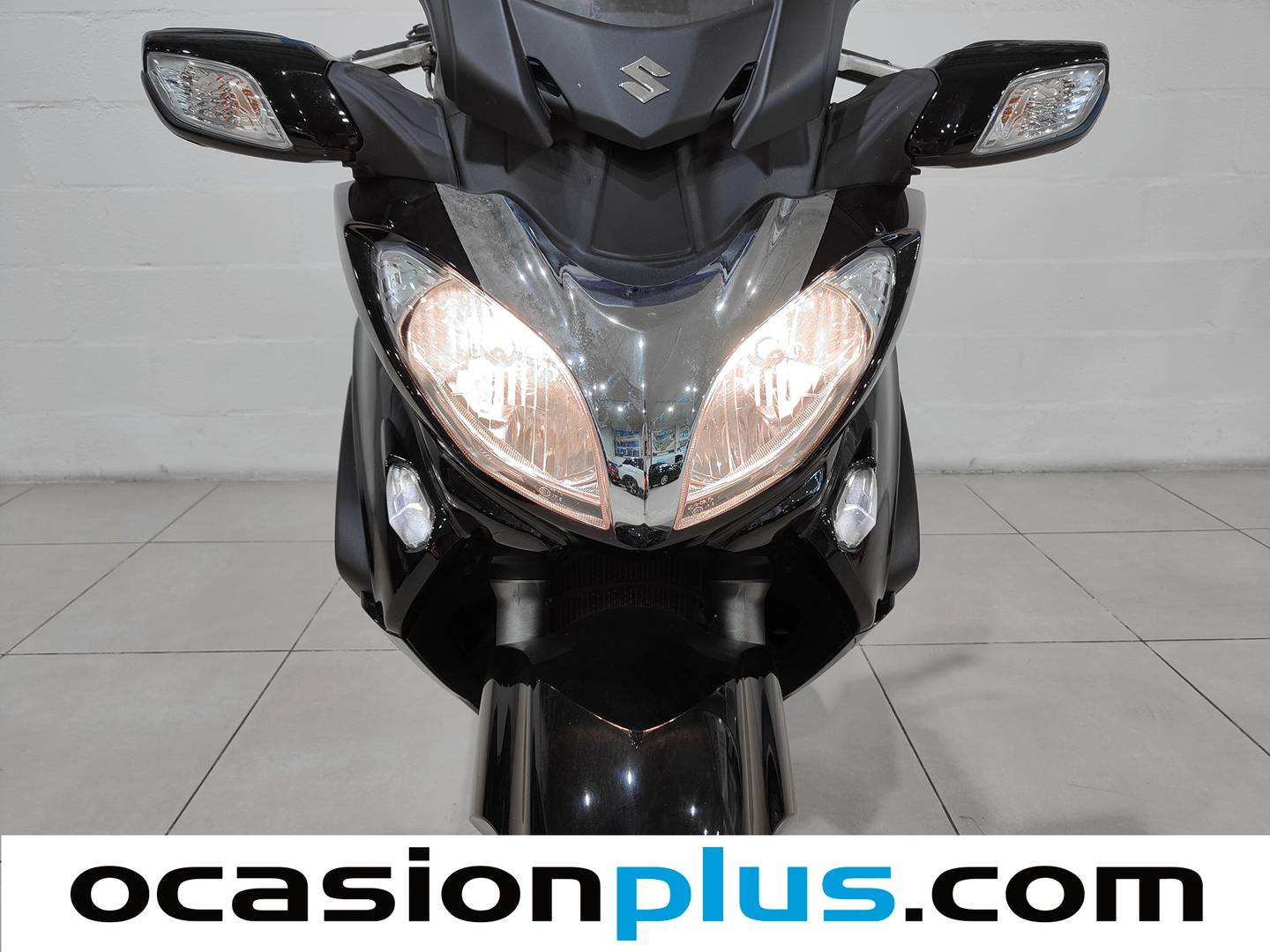 Suzuki BURGMAN 650 Suzuki BURGMAN 650 (56 CV) automático