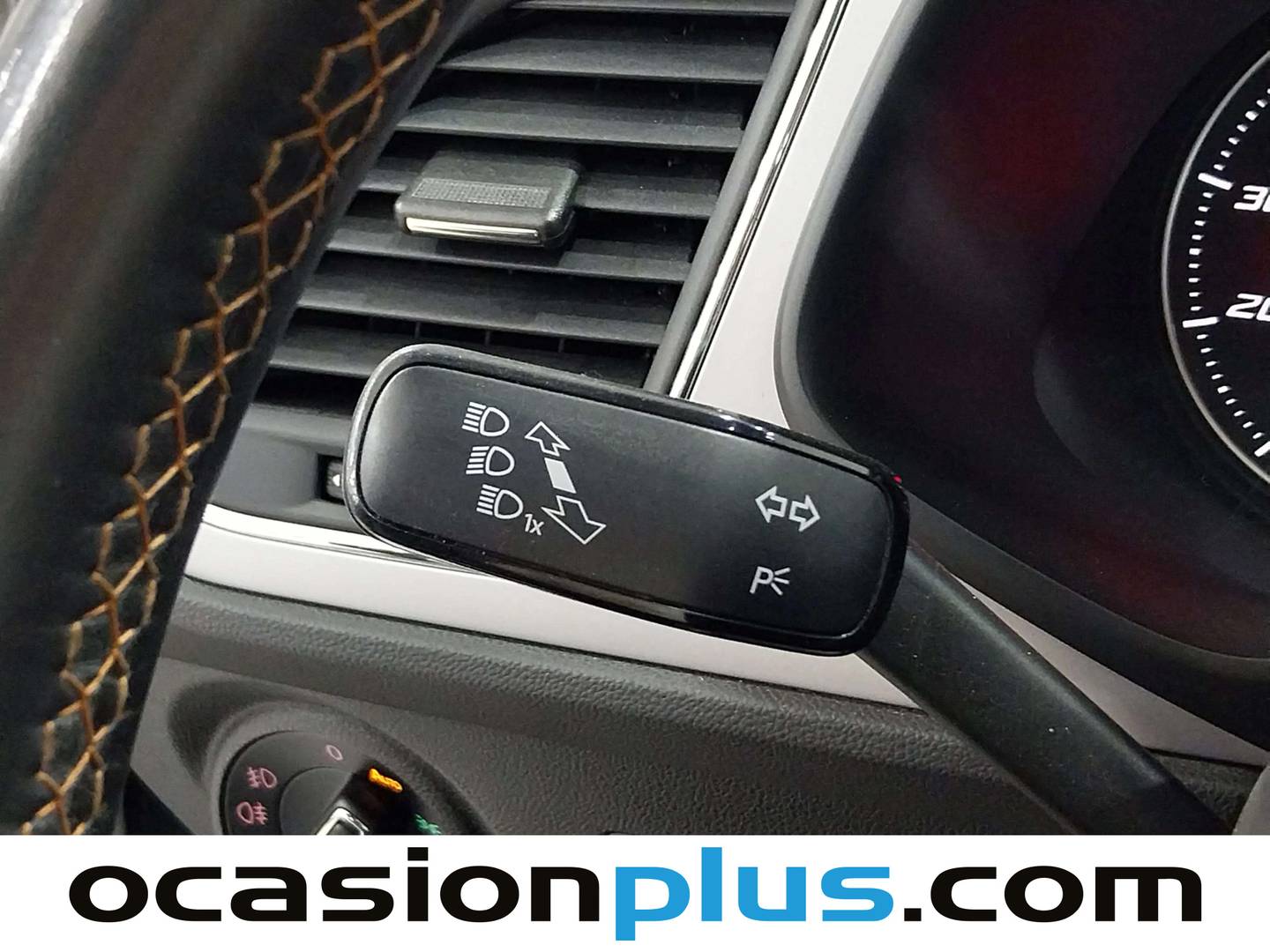 Foto Seat León SEAT León ST 1.8 TSI S&S X-perience Titan Desert 4Drive DSG (180 CV)