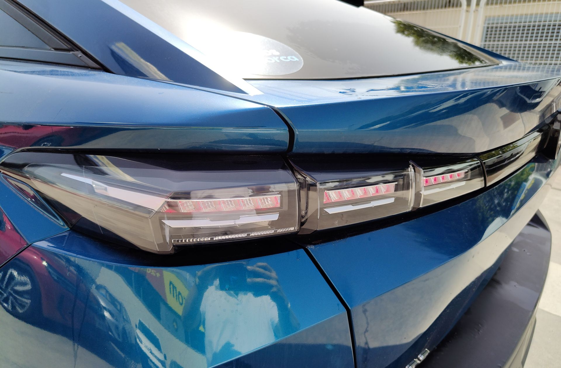 Peugeot 408 Allure Hybrid eDCS6 - foto 17
