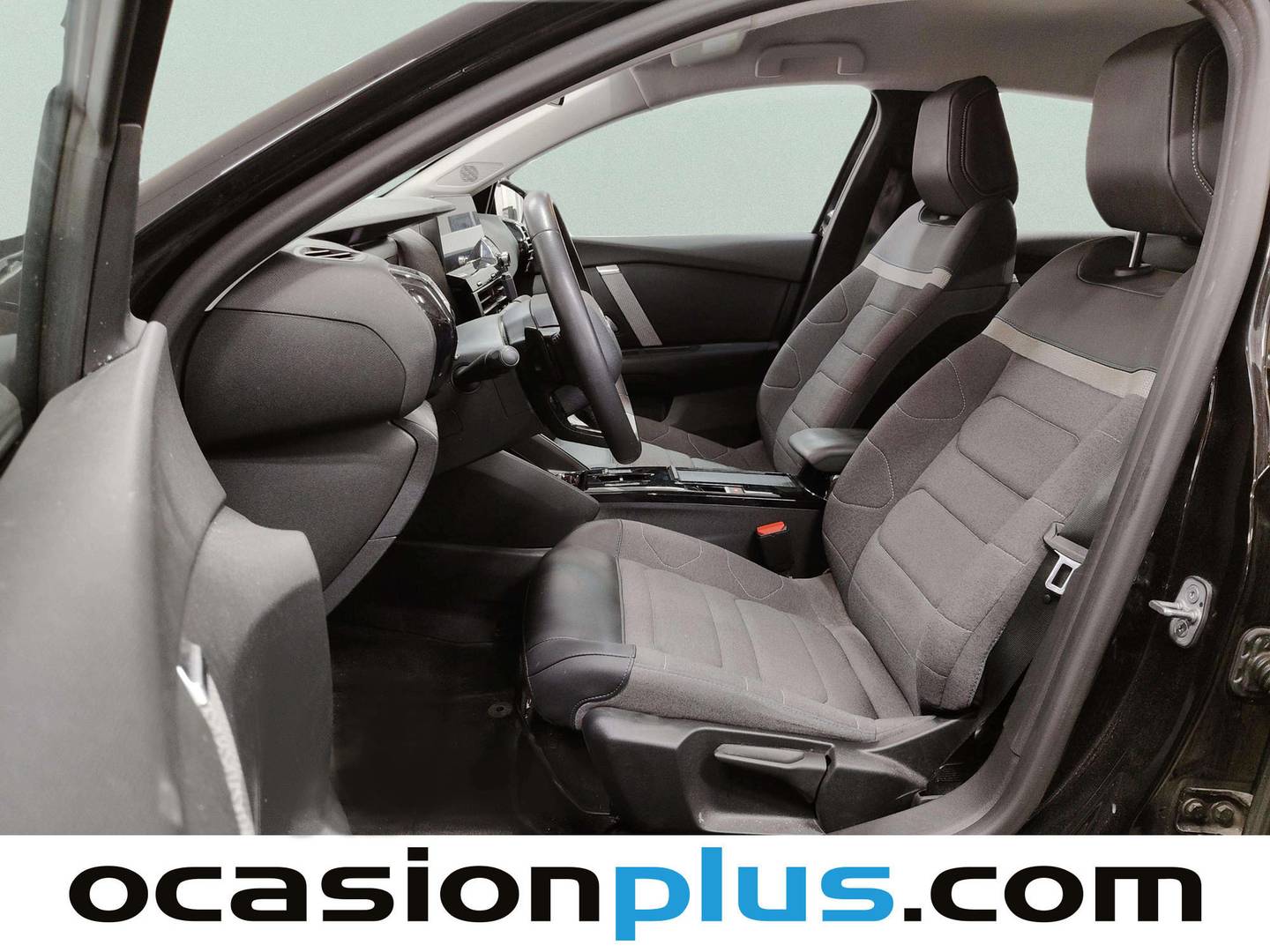 Foto asientos delanteros Citroën C4 X Citroën C4 X Hybrid 136 e-DCS6 Plus (136 CV)