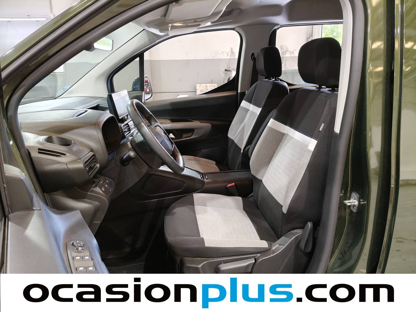 Foto asientos delanteros Citroën Berlingo Citroën Berlingo BlueHDi 130 S&S Talla XL Max (130 CV) 7 Plazas