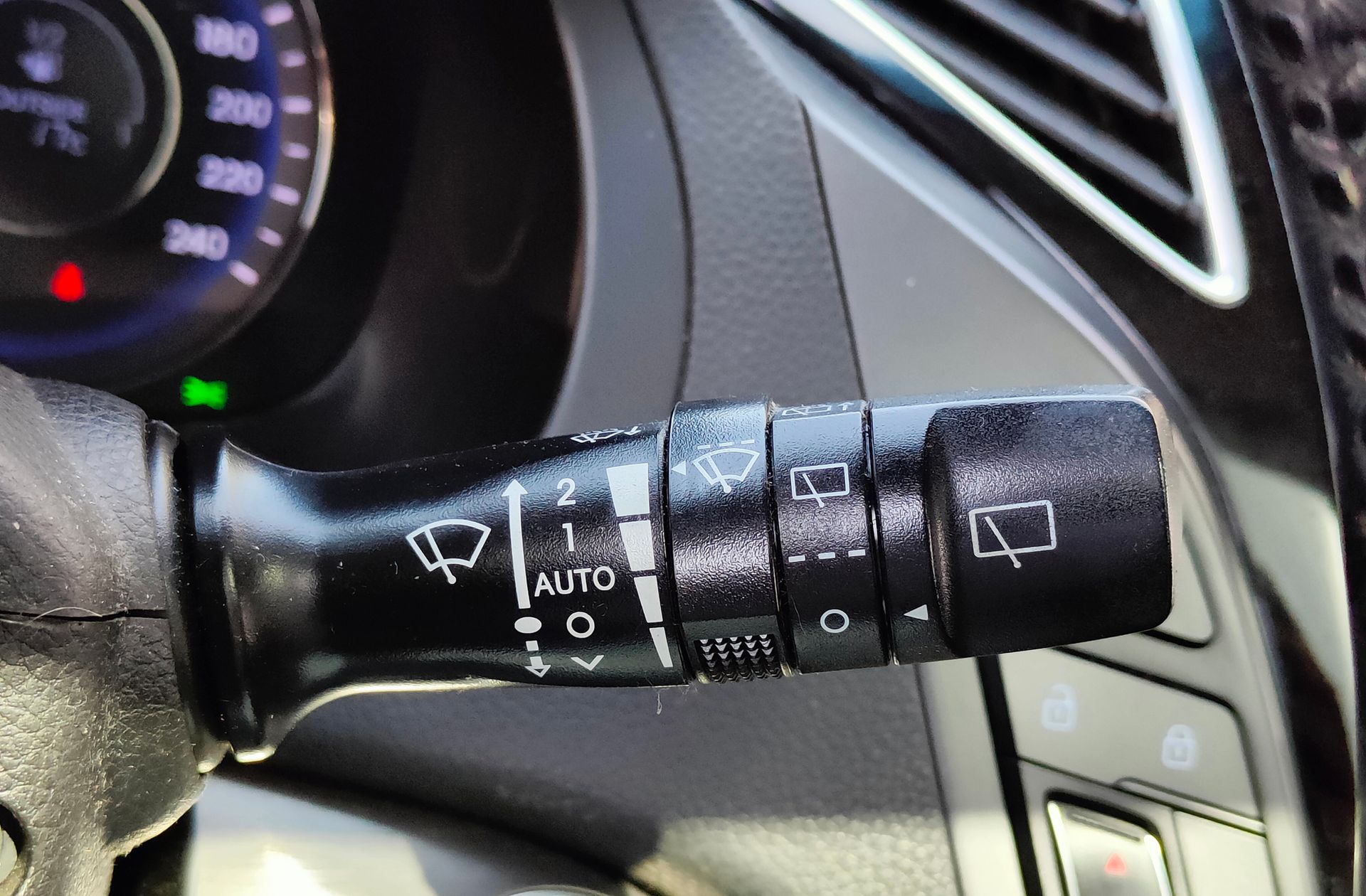 Hyundai i40 CW 1.7 CRDi BlueDrive Tecno Xenon Sky - foto 31