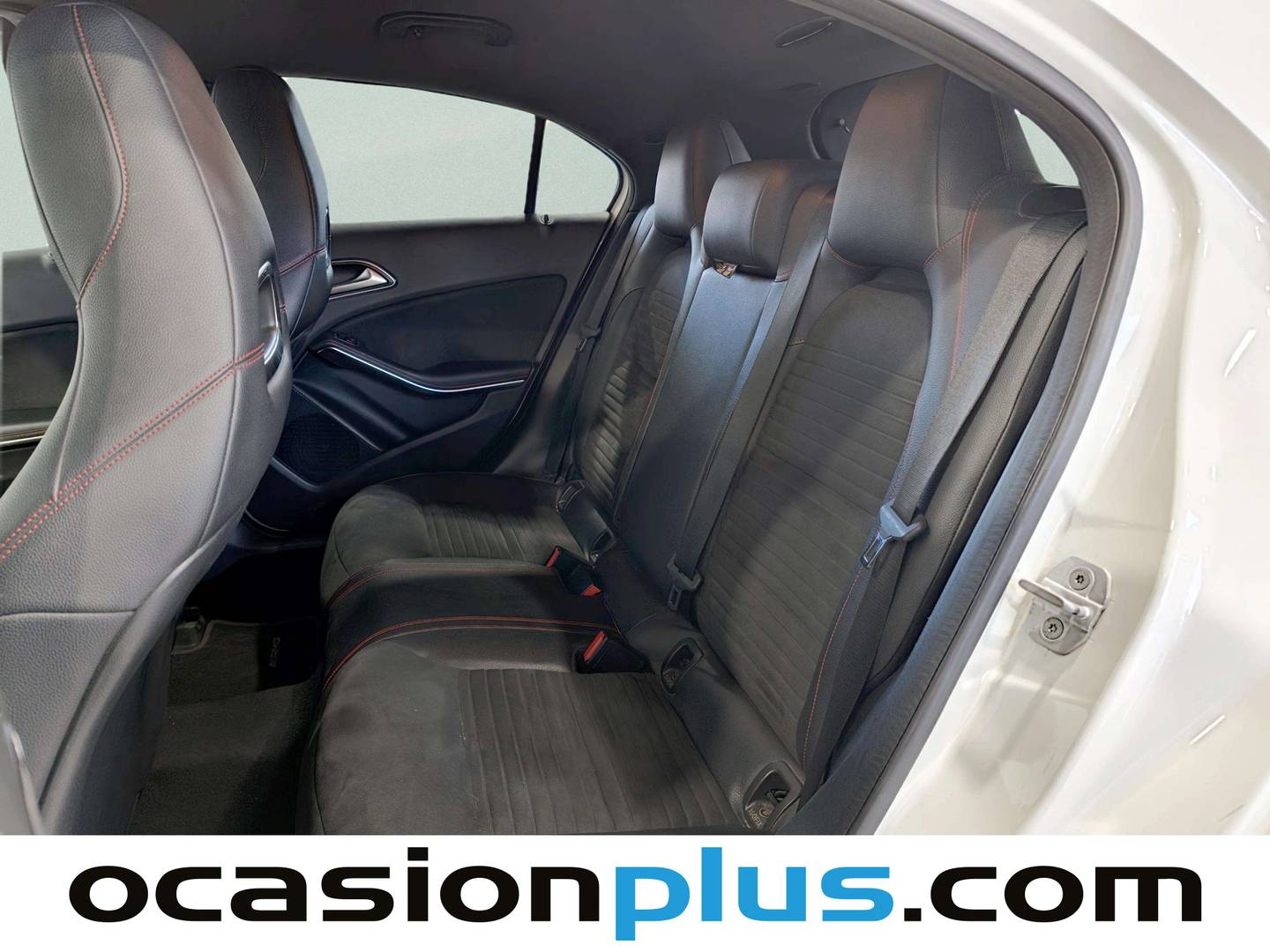 Foto asientos traseros Mercedes Clase A Mercedes Clase A 200 d AMG Line (136 CV)