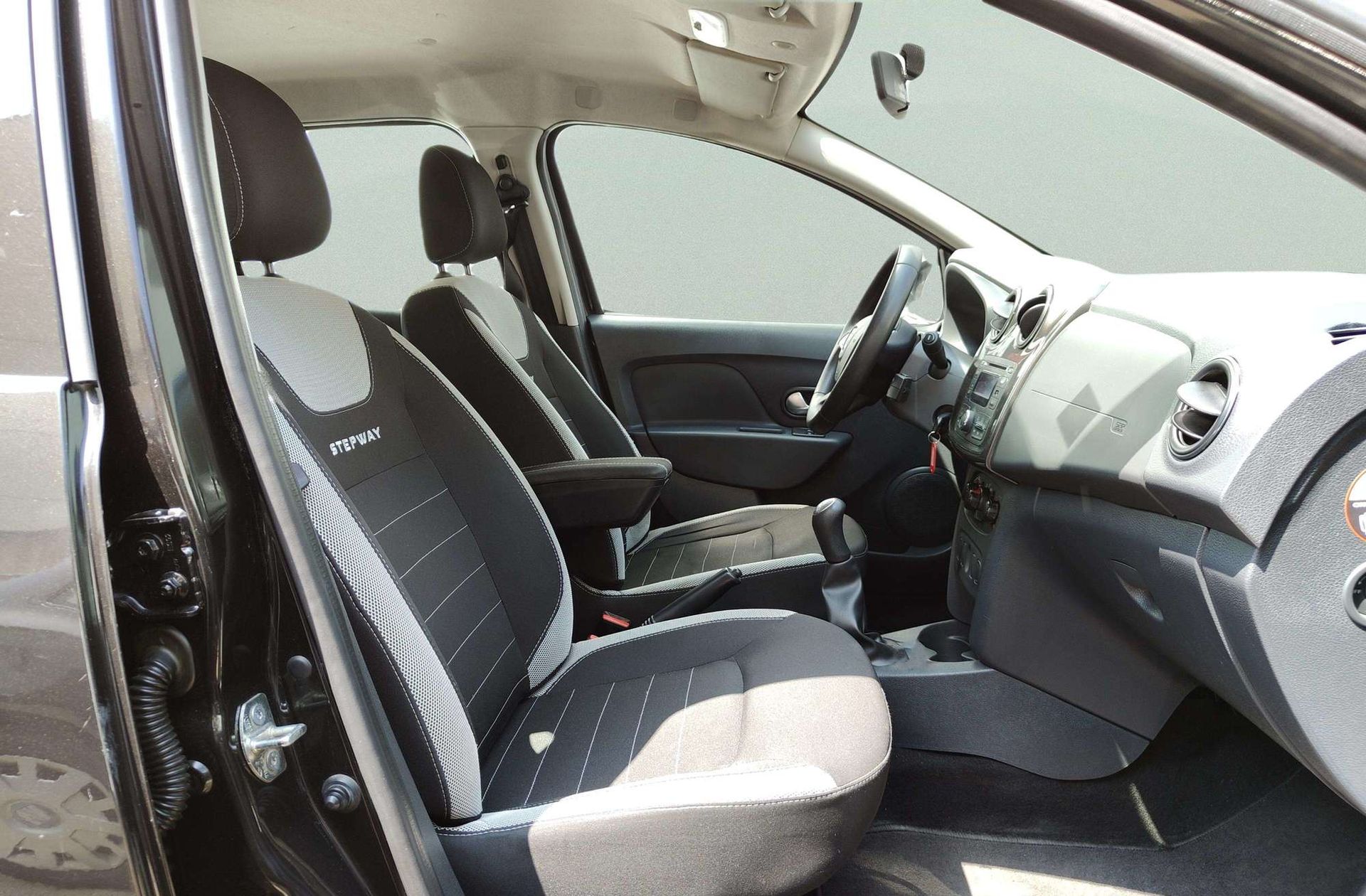 Dacia Sandero dCi 90 Stepway - foto 14