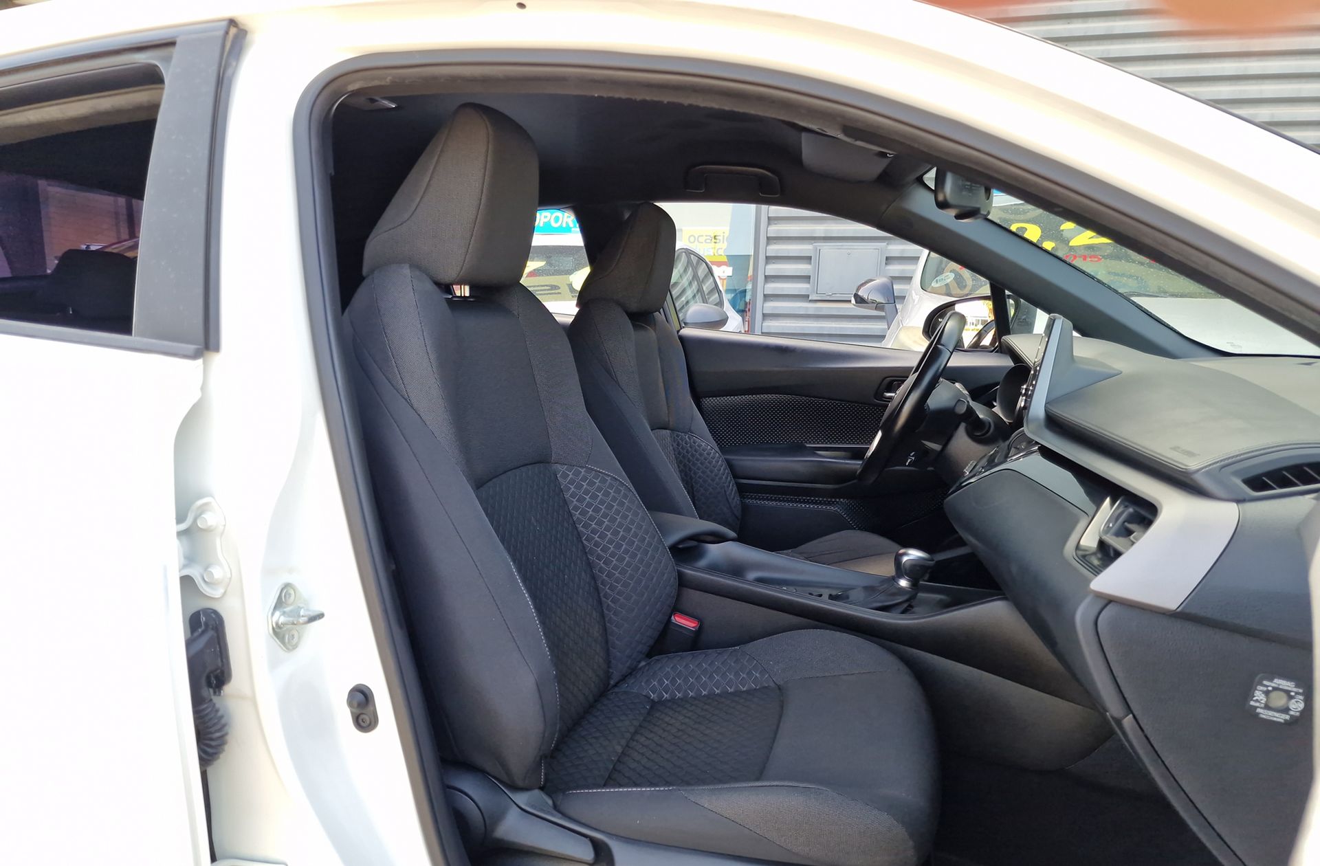 Toyota C-HR 1.8 125H Active - foto 14
