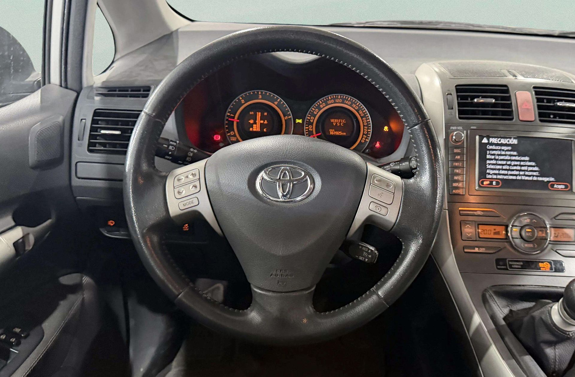 Toyota Auris 2.2 D-4D Sport - foto 21