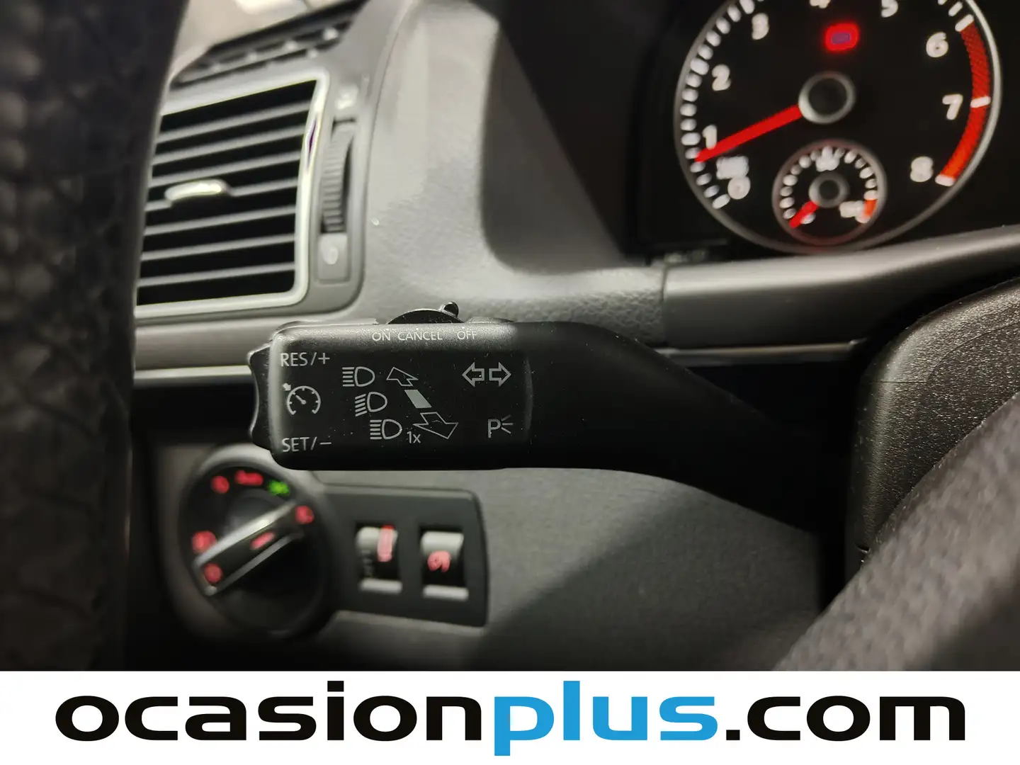 Foto Volkswagen Touran Volkswagen Touran Sport 1.4 TSI (140 CV) DSG