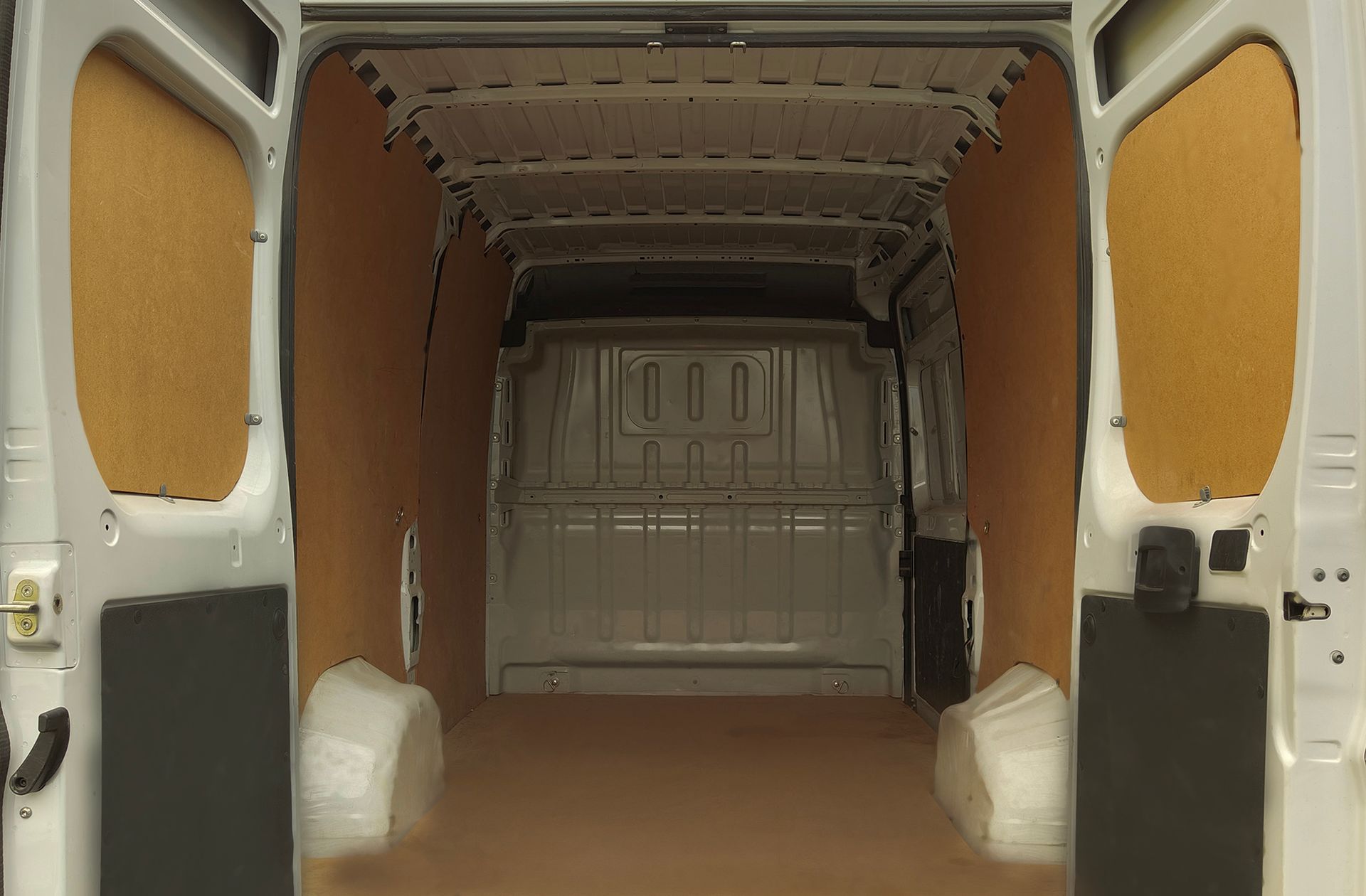Peugeot Boxer Furgon BlueHDi 120 333 L2H2 - foto 11