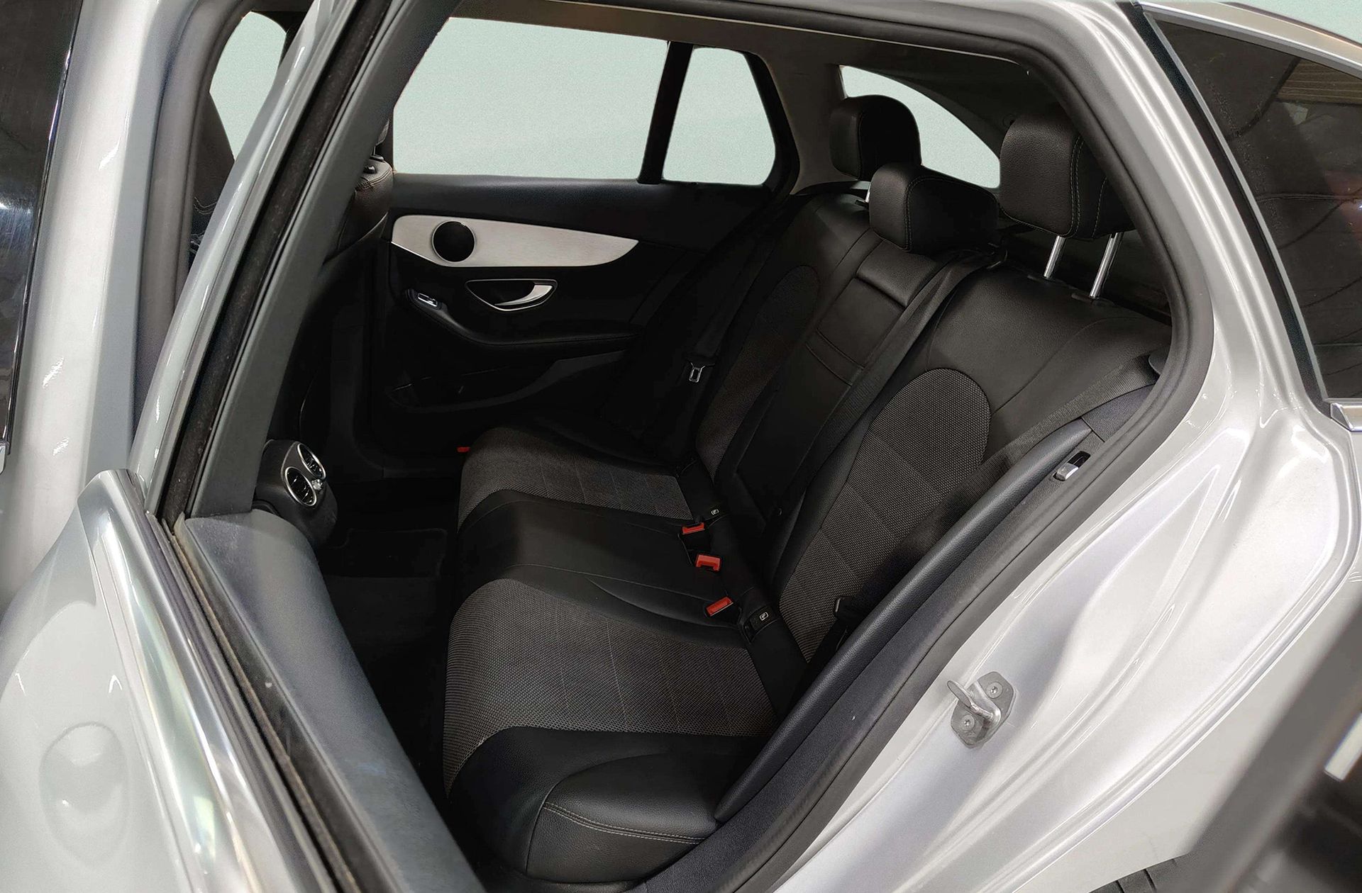 Mercedes-Benz Clase C Estate 220 d Pack AMG - foto 13