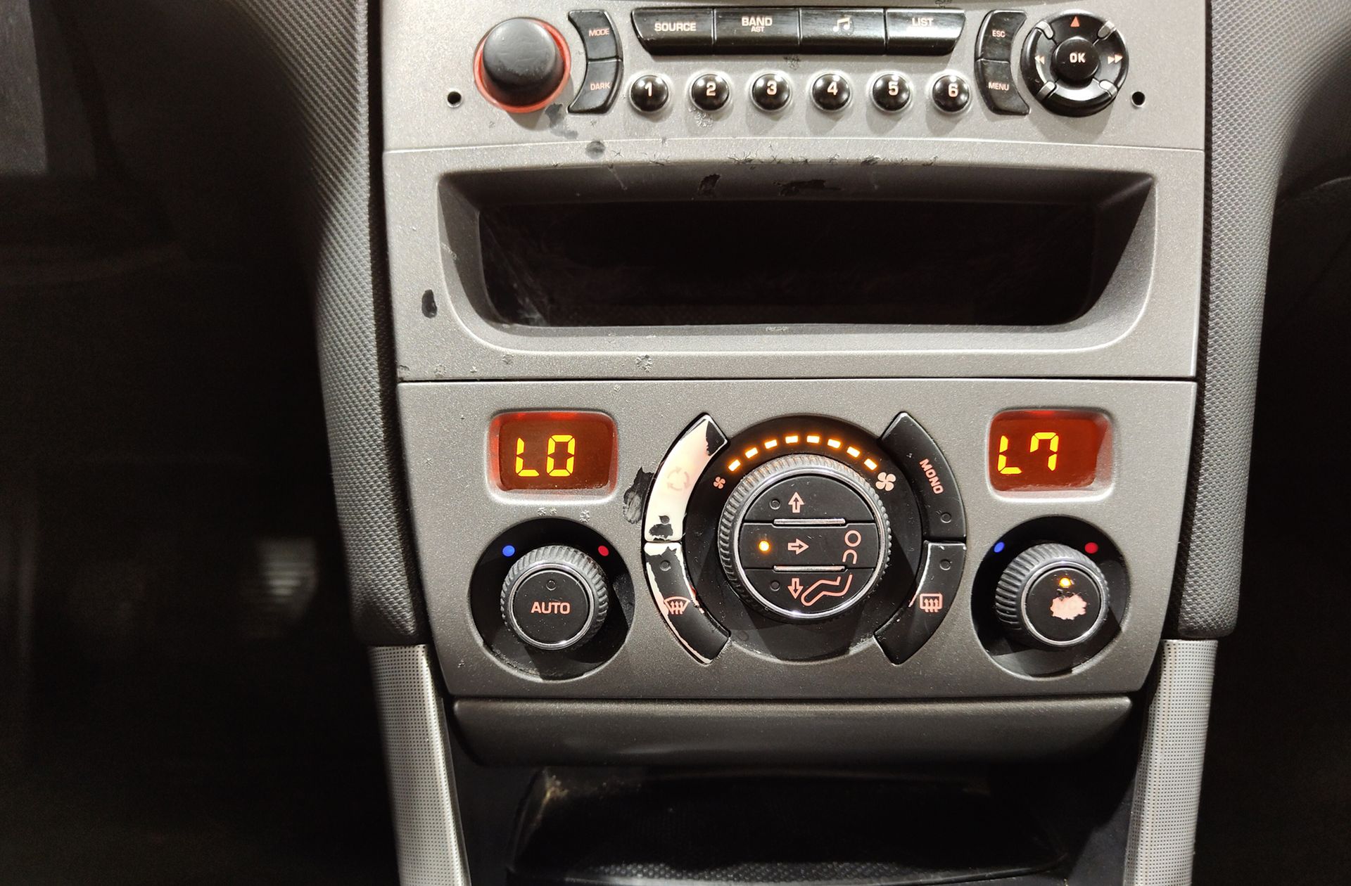 Peugeot 308 1.6 HDi FAP Premium - foto 25