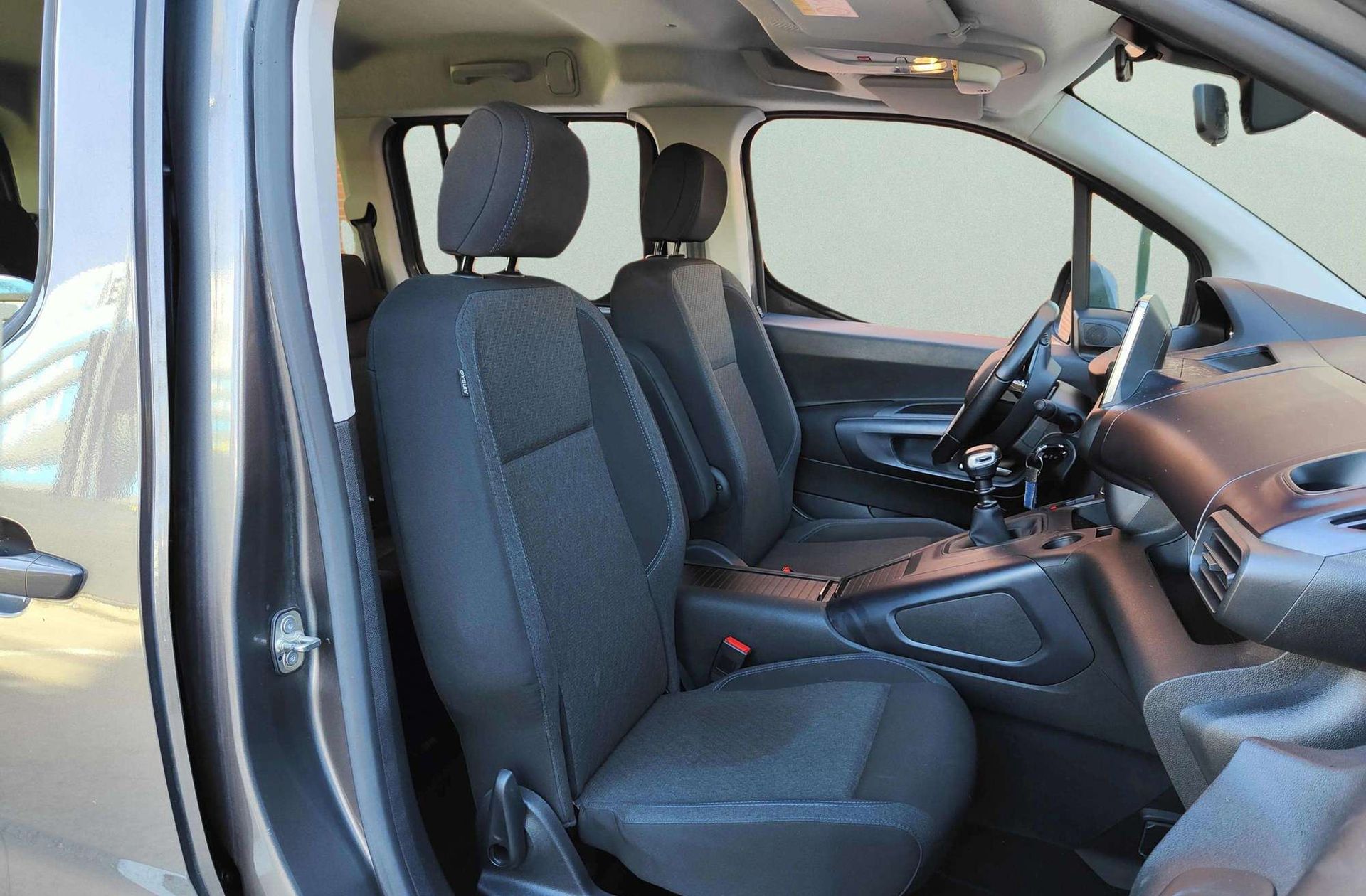 Peugeot Rifter BlueHDi 130 Allure Long 7 plazas - foto 22