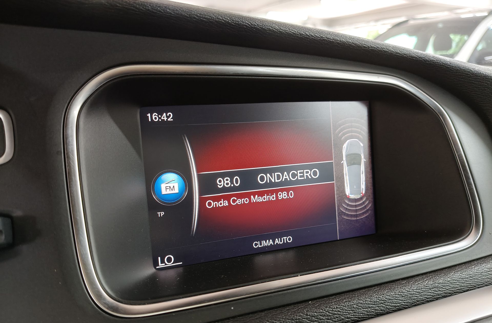 Volvo V40 D4 R-Design Momentum - foto 9