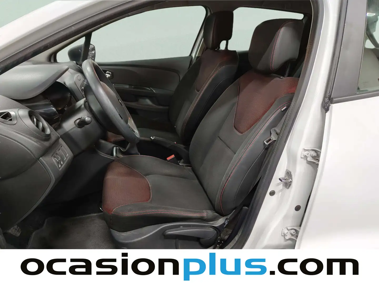 Foto Renault Clio Renault Clio 1.2 16v Authentique (75 CV)