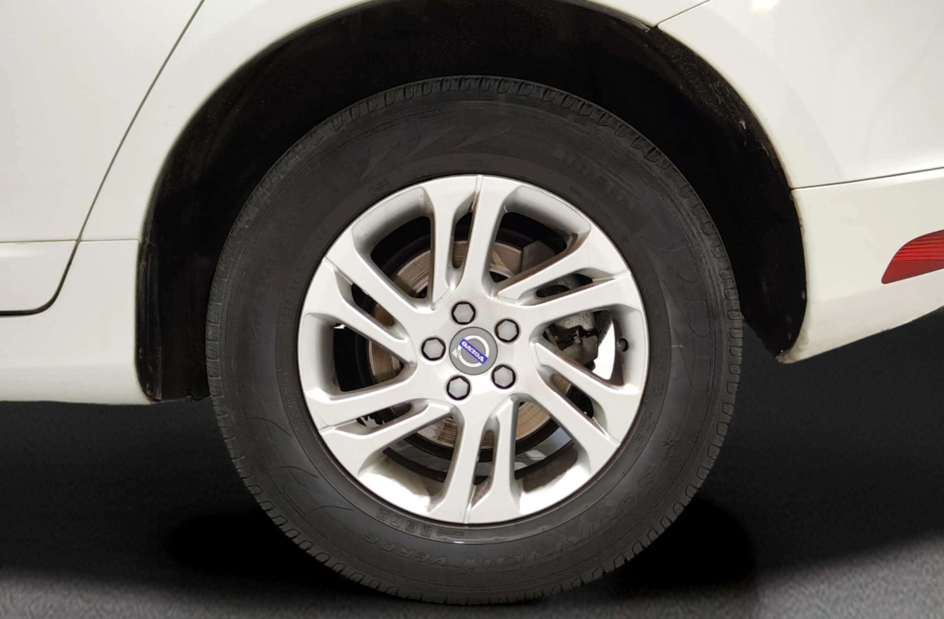 Volvo XC60 D3 Kinetic - foto 37
