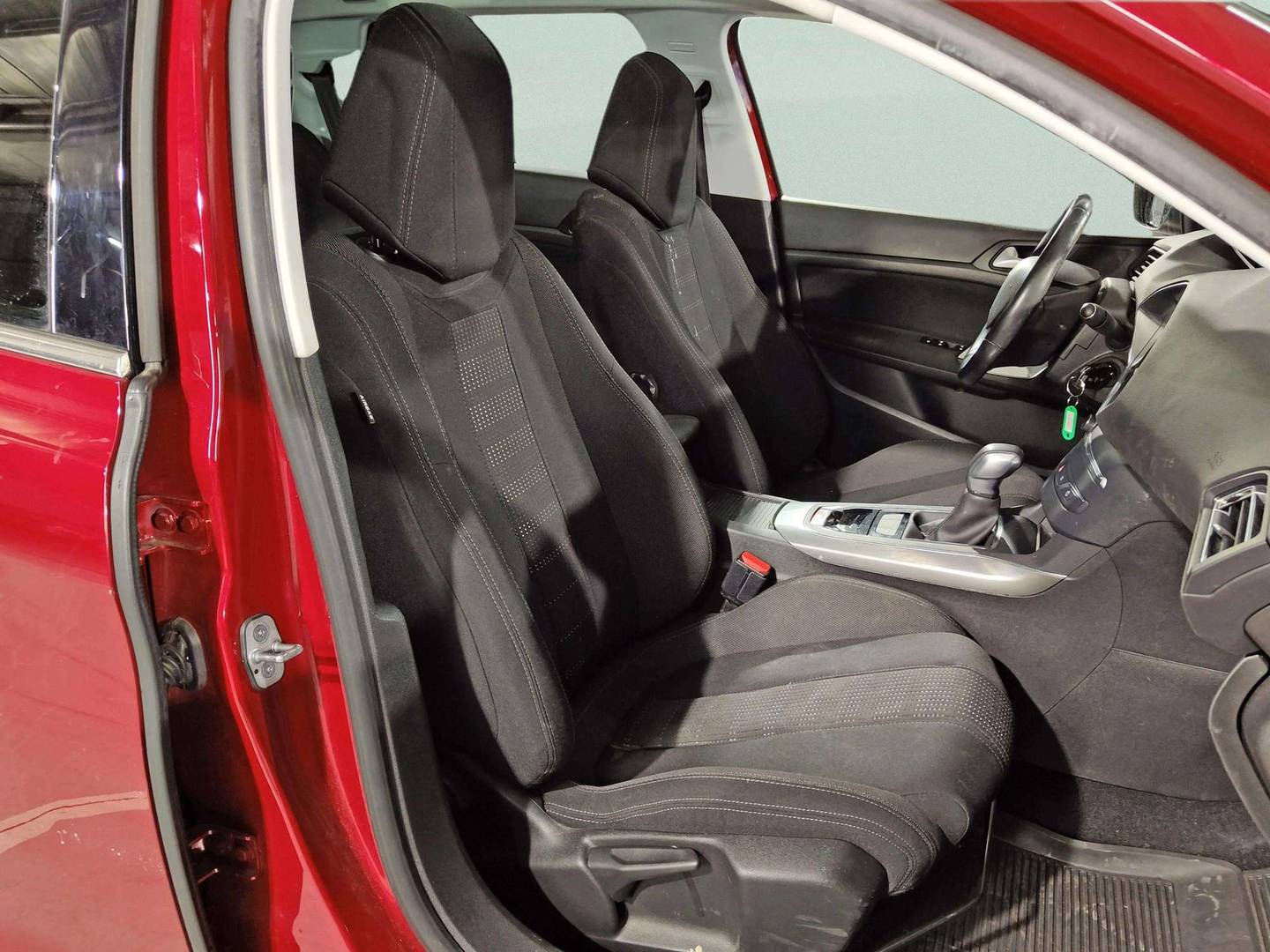 Peugeot 308 Peugeot 308 SW PureTech 130 S&S Allure EAT6 (130 CV) al mejor precio