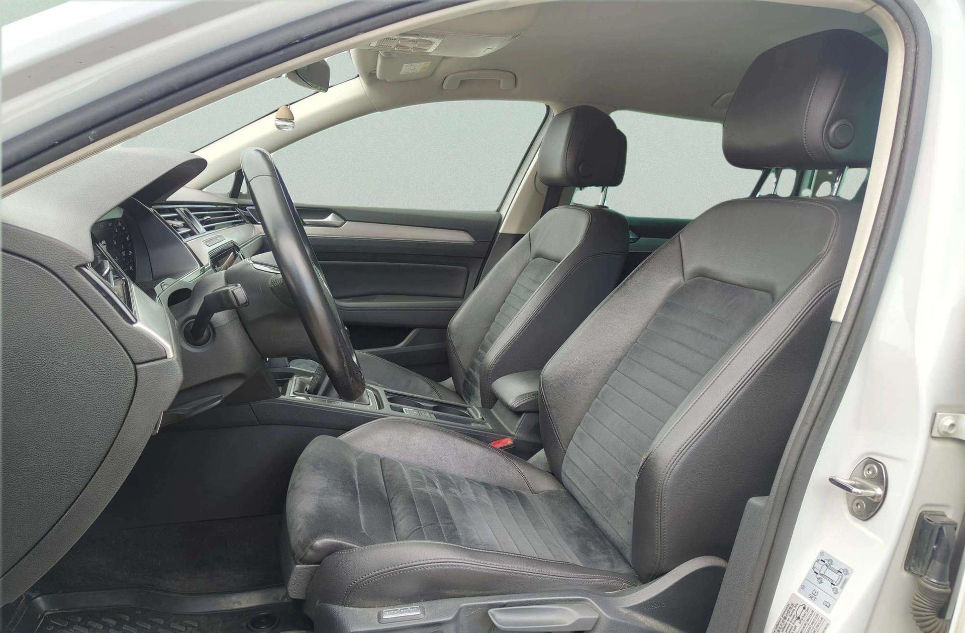 Volkswagen Passat Variant Sport 2.0 TDI - foto 13