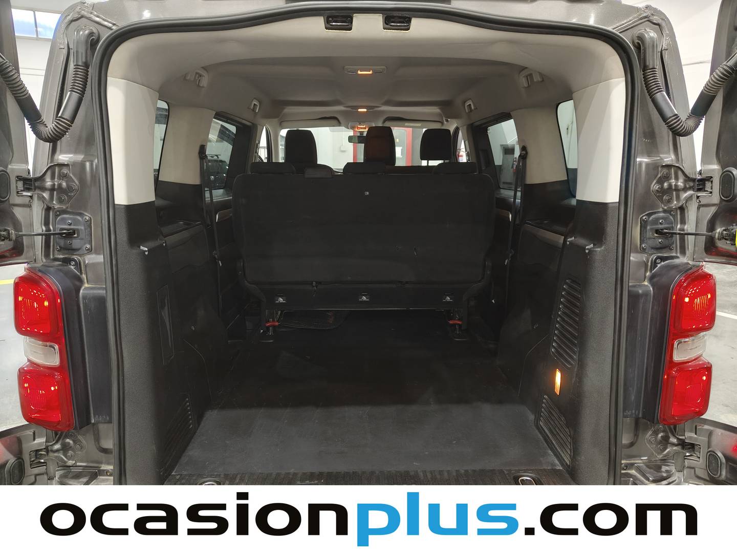 Foto asientos traseros Toyota Proace Verso Toyota Proace Verso Combi 2.0 D Medio L1 (150 CV) 6 Plazas
