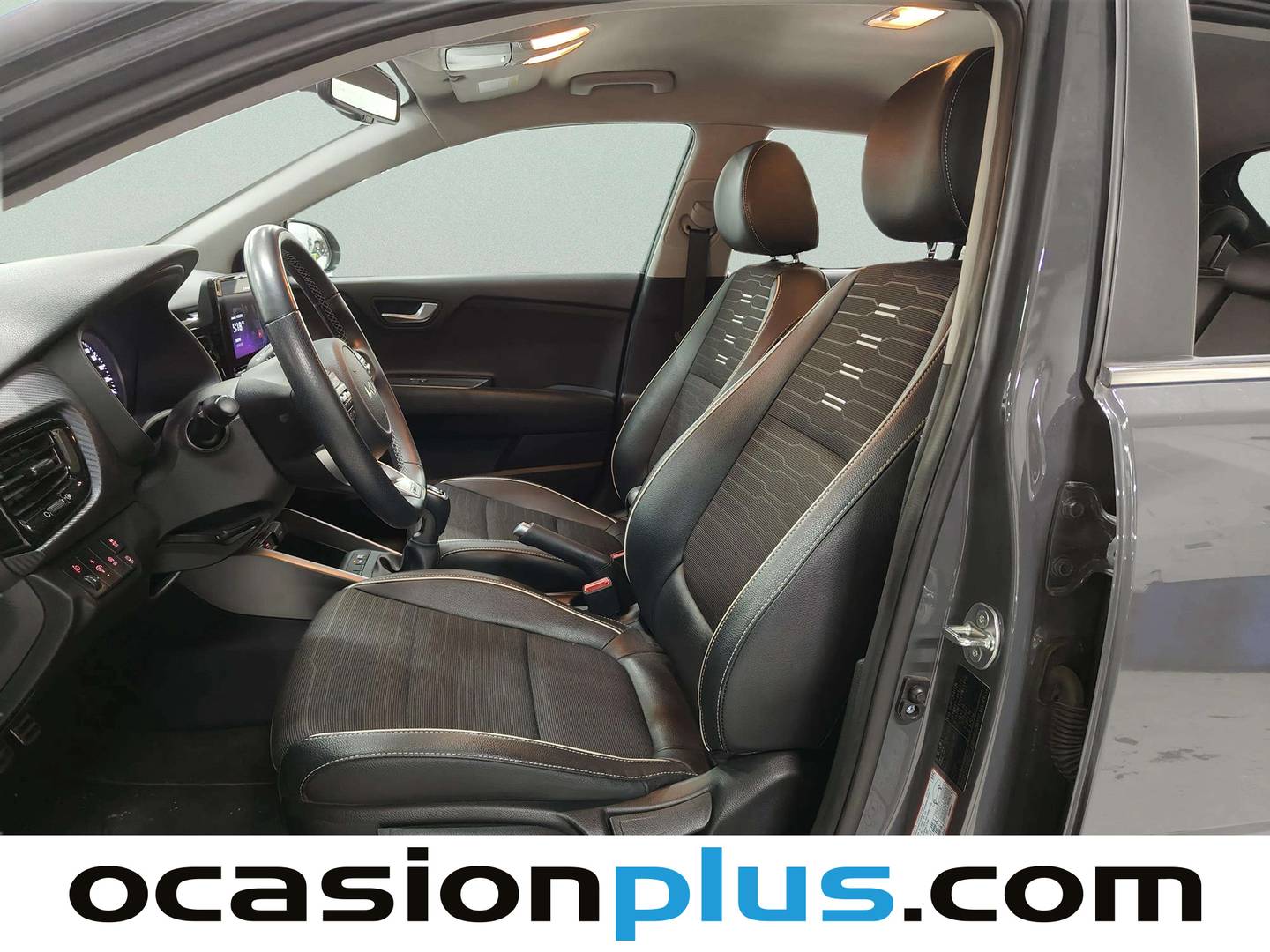 Foto asientos delanteros KIA Stonic KIA Stonic 1.0 T-GDi MHEV iMT GT Line (100 CV)