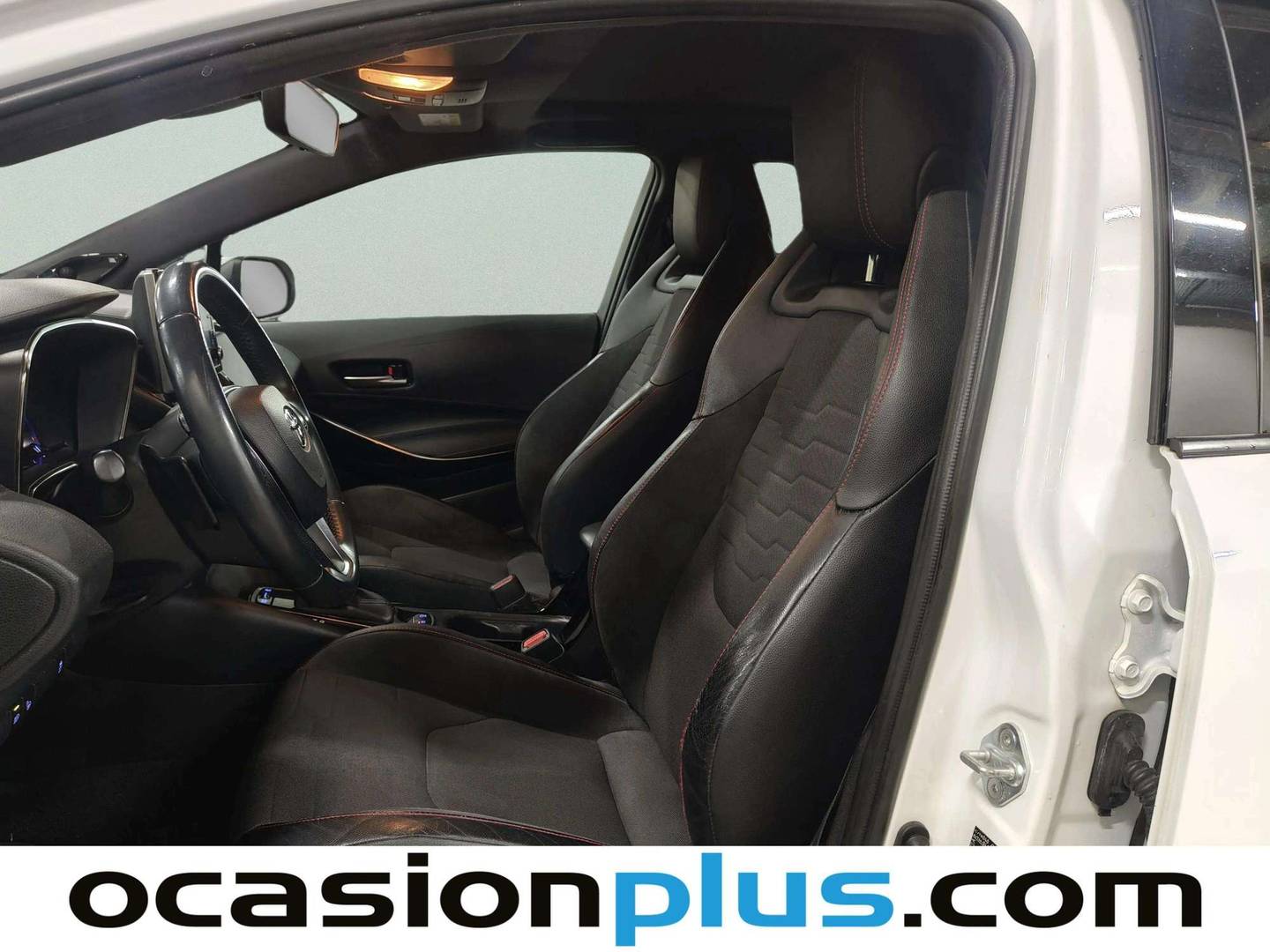 Foto asientos delanteros Toyota Corolla Toyota Corolla 180H Advance E-CVT (180 CV)