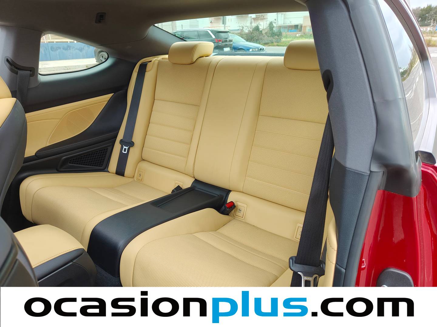Foto asientos traseros Lexus RC Lexus RC 300h Executive (223 CV)