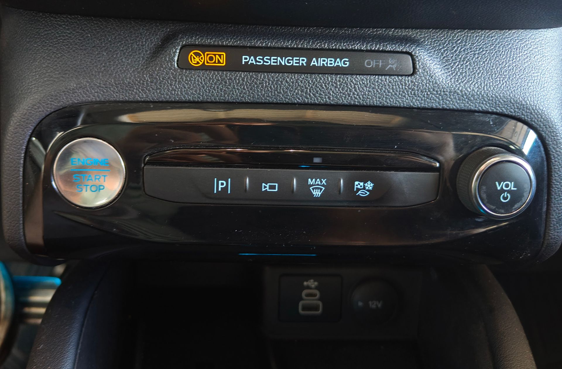 Ford Kuga 2.5 Duratec PHEV Active X - foto 36