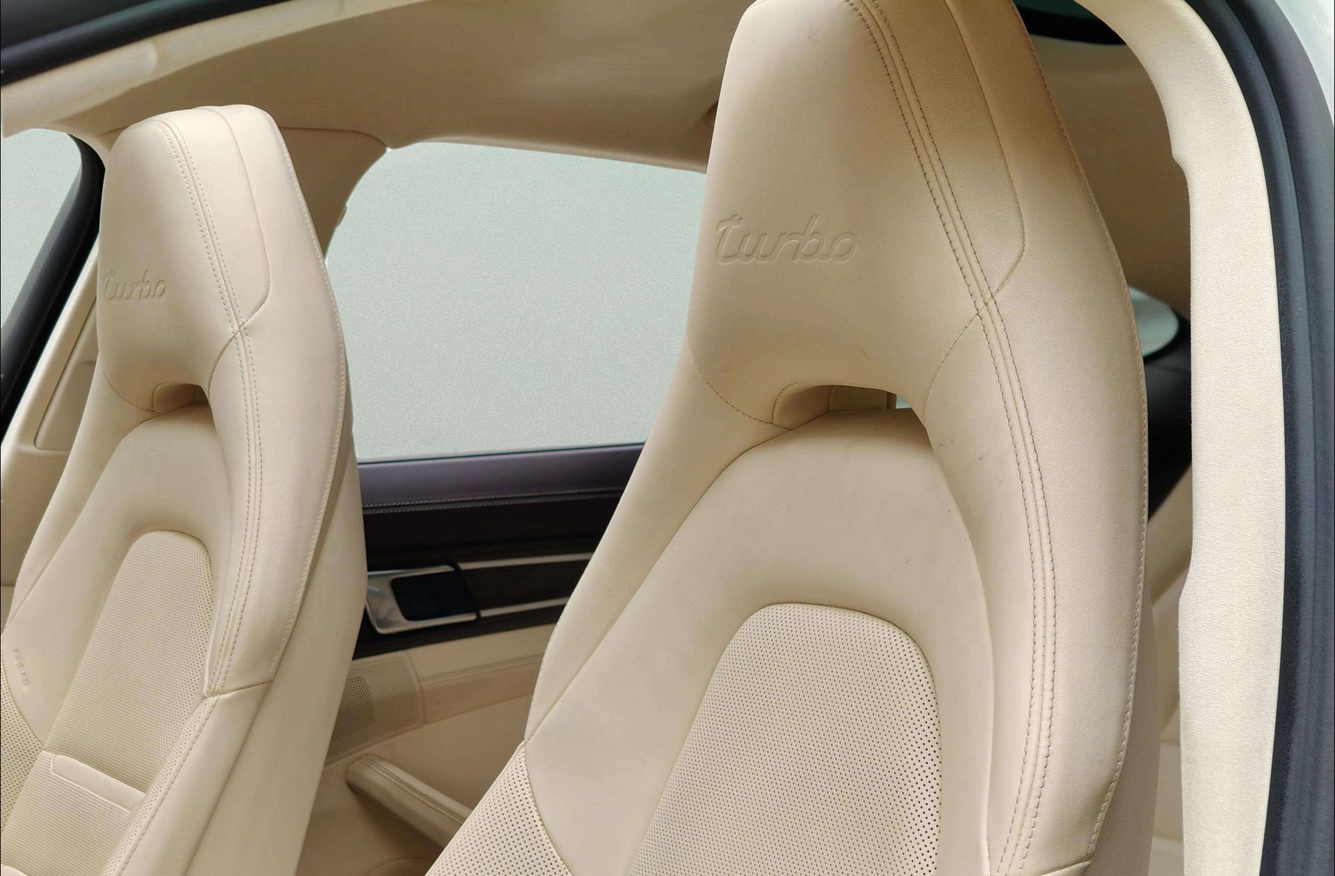 Porsche Panamera Turbo - foto 7