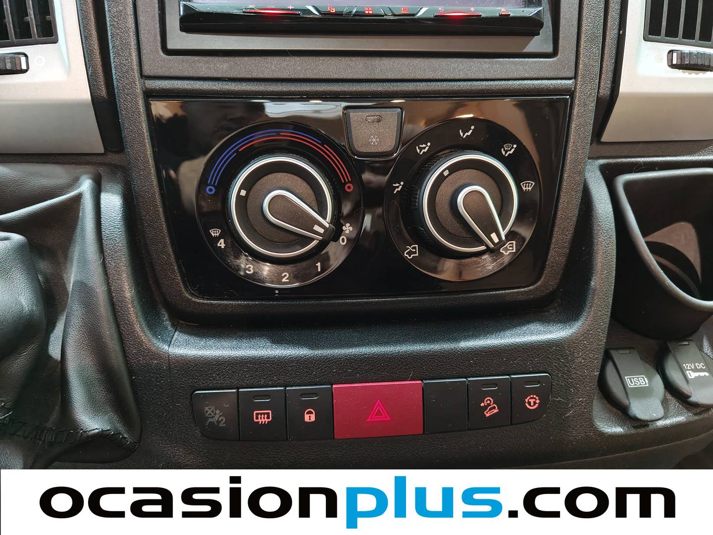 Foto Burstner BT5902 Burstner BT5902 BT5902 Travel Van T-590 (150 CV) 4 Plazas