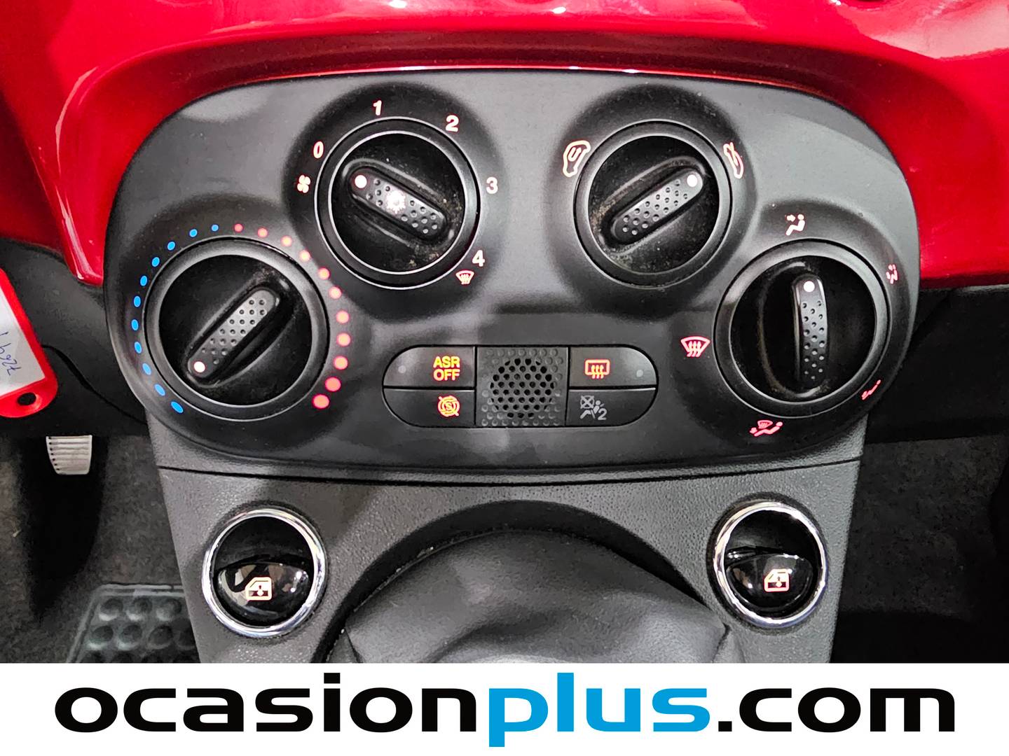 Equipamiento del Fiat 500C Fiat 500C 1.0 Hybrid Club (70 CV)