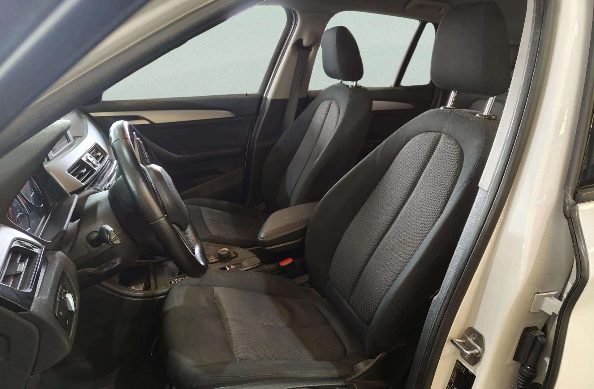 BMW X1 sDrive18d - foto 9