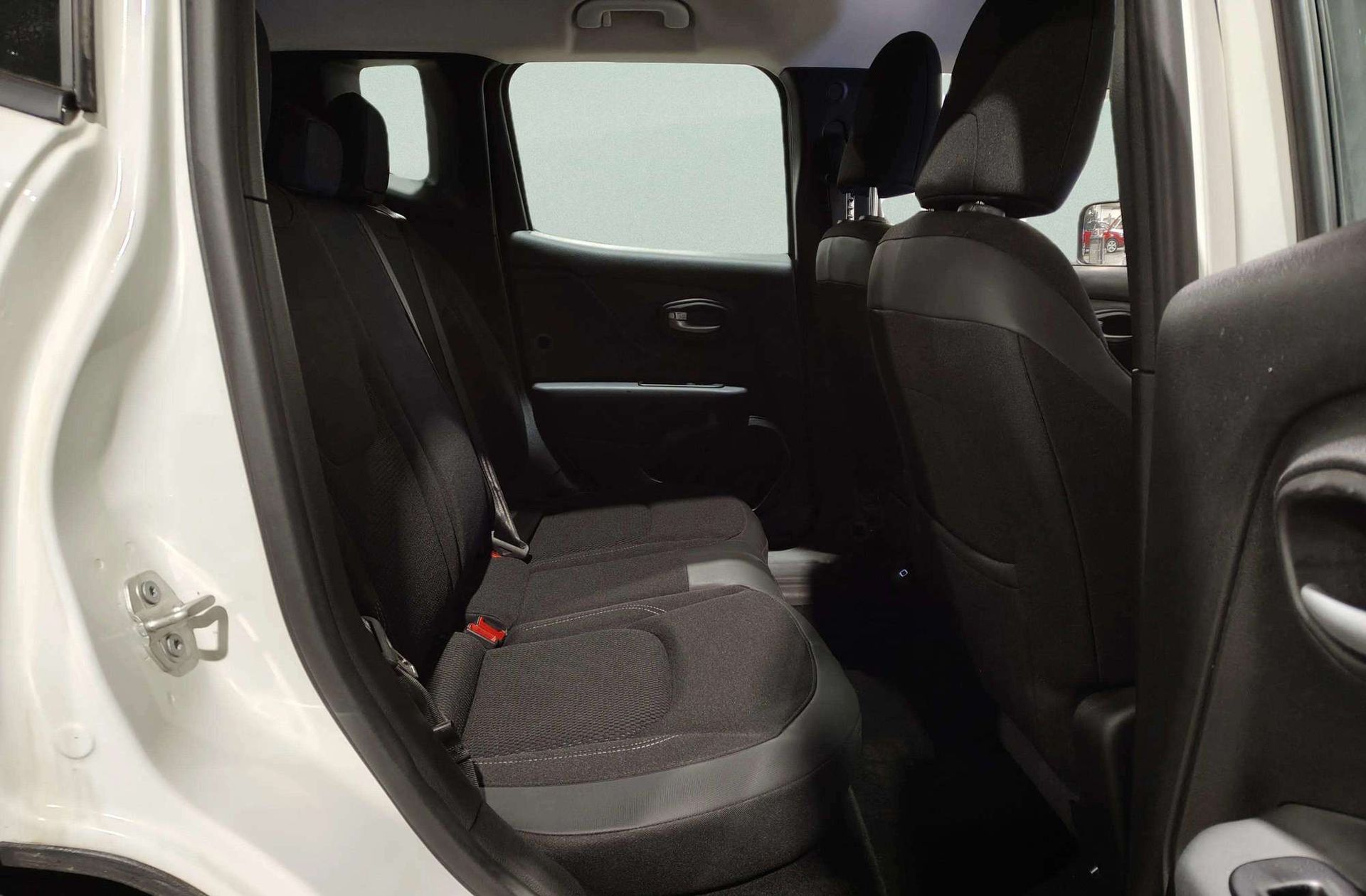 Jeep Renegade eHybrid 1.5 Altitude DCT - foto 19