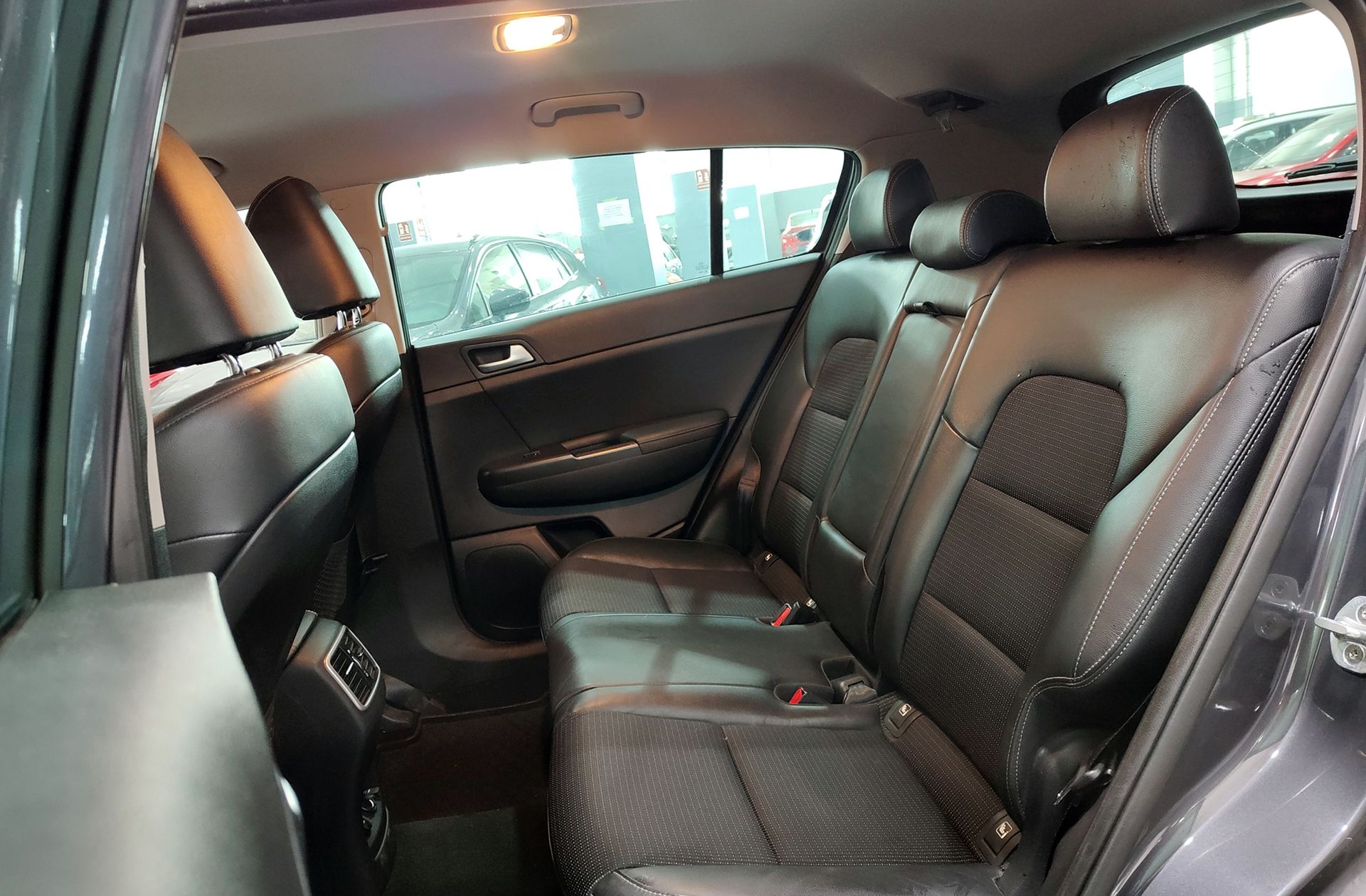 Kia Sportage 1.6 T-GDi X-Tech 4x2 - foto 12