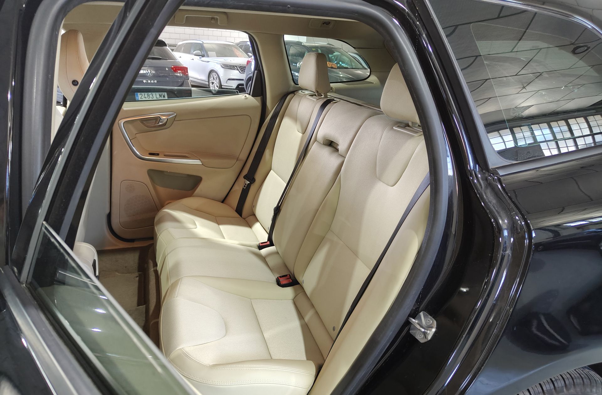 Volvo XC60 D3 Kinetic - foto 11