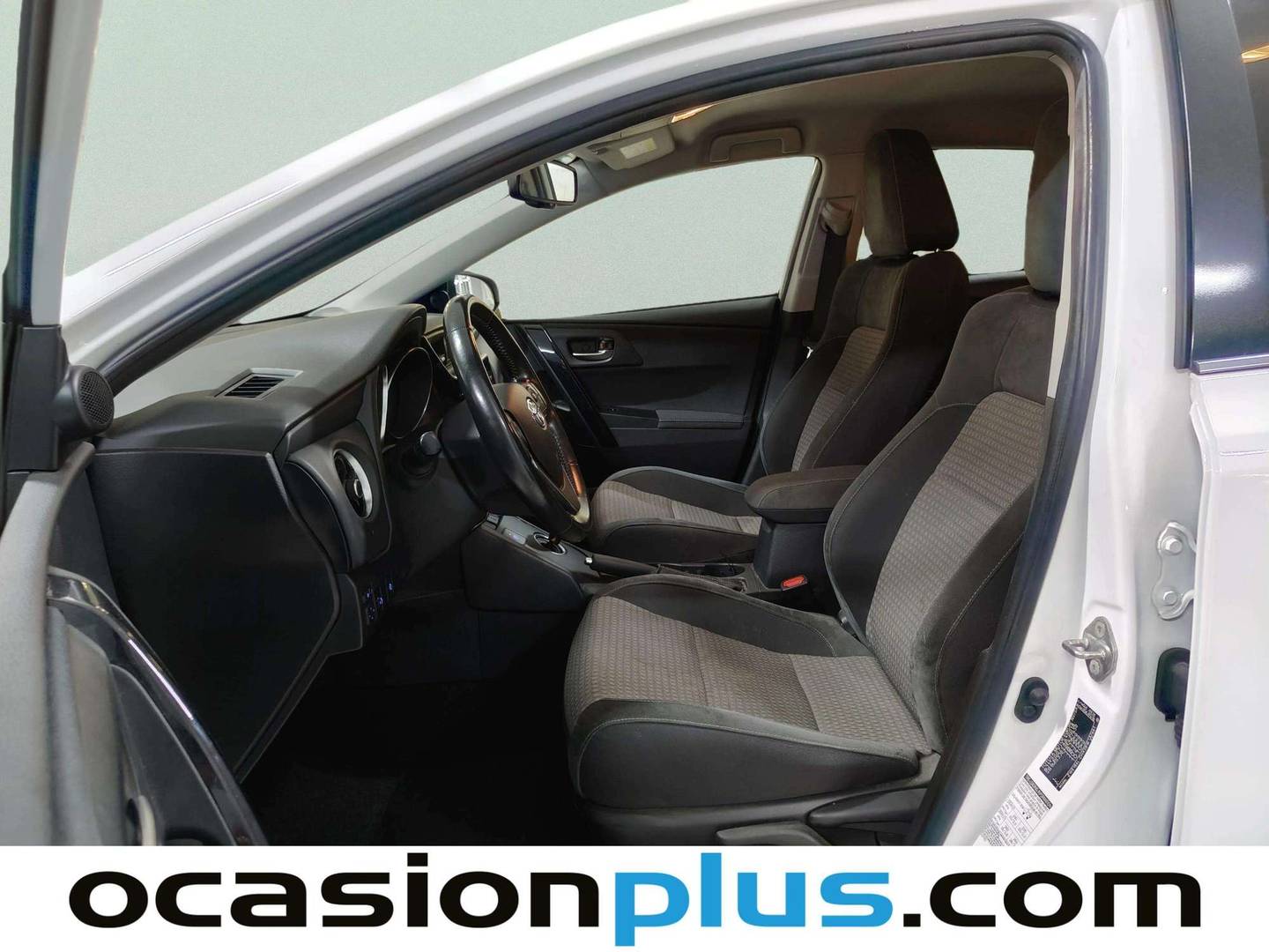 Foto asientos delanteros Toyota Auris Toyota Auris 140H Hybrid Feel! Edition (136 CV)