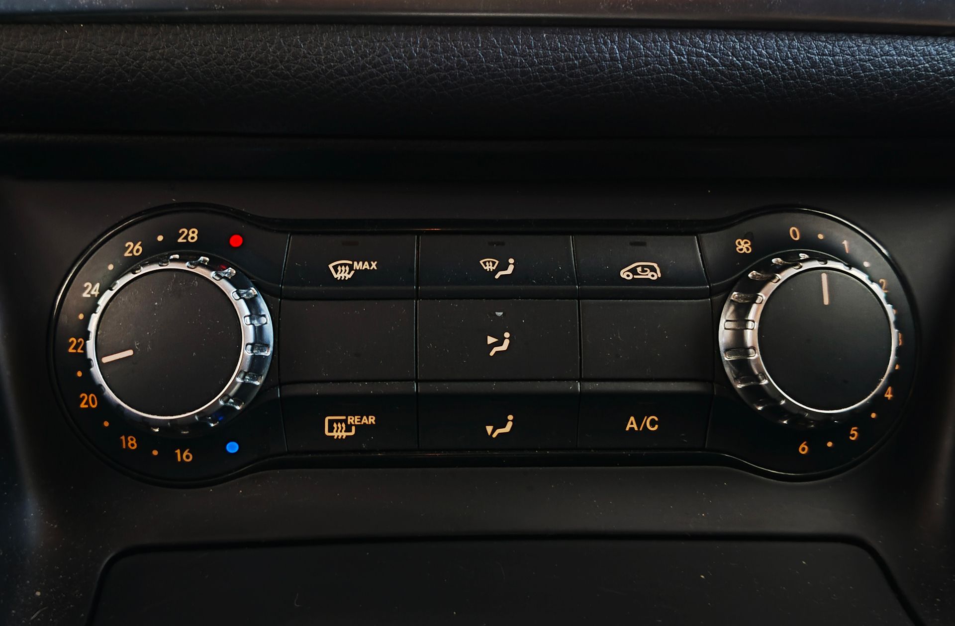 Mercedes-Benz GLA 220 CDI Urban 4Matic - foto 31