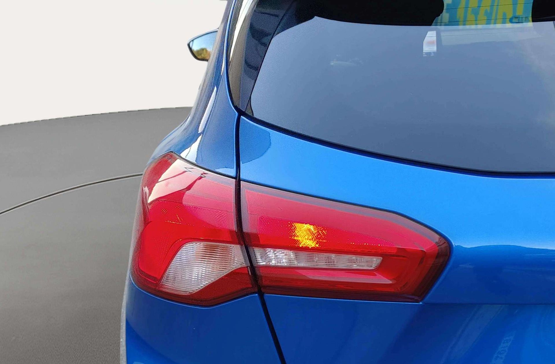 Ford Focus 1.0 EcoBoost MHEV ST-Line - foto 17