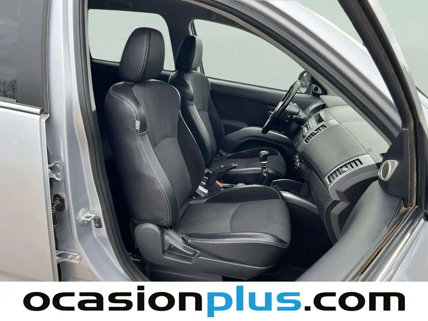 Foto Mitsubishi Outlander Mitsubishi Outlander 220 DI-D Motion 4WD (177 CV) 7 Plazas