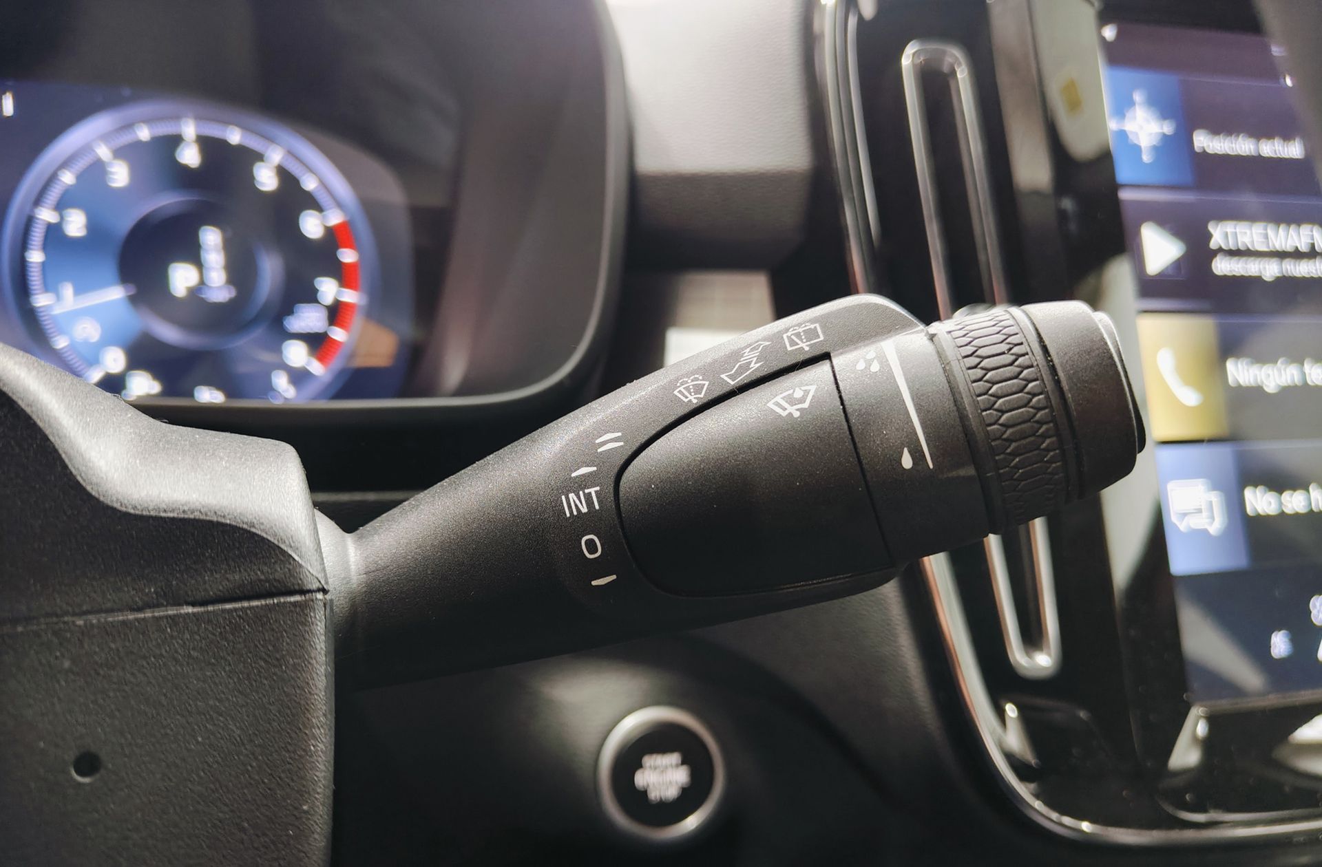 Volvo XC40 T4 Business Plus - foto 28