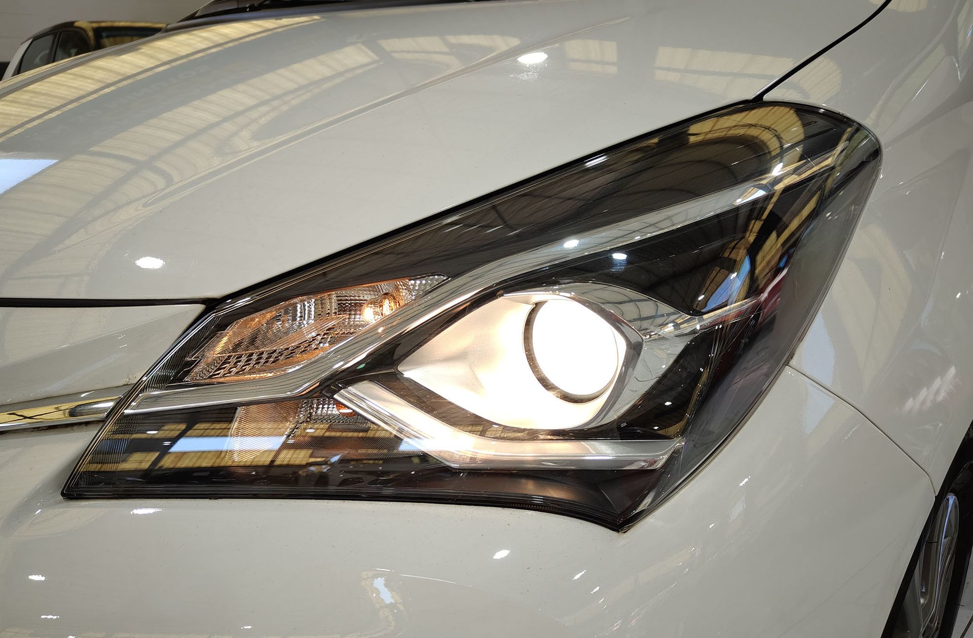 Toyota Yaris 1.5 Active - foto 12