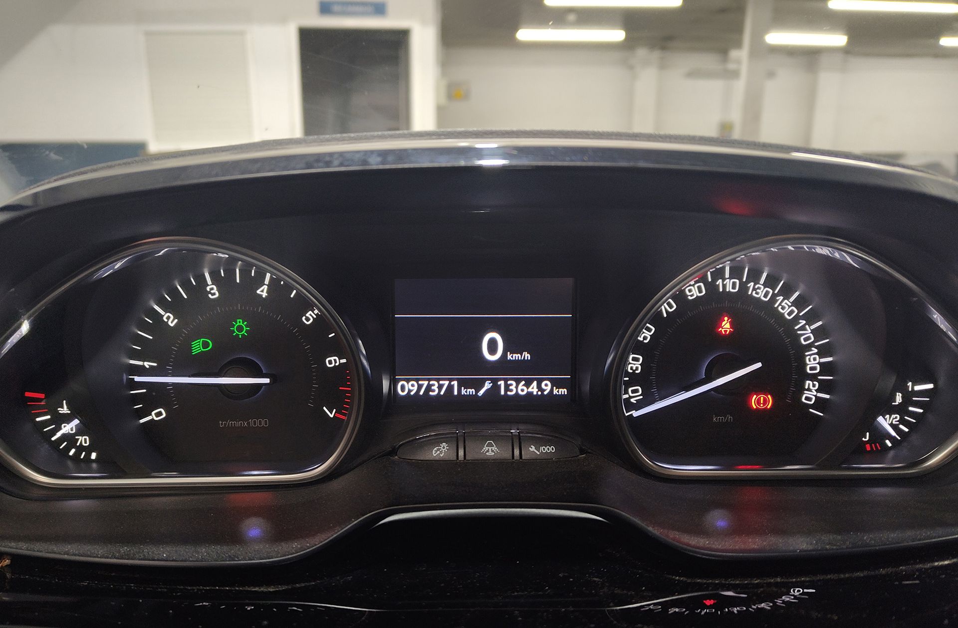 Peugeot 2008 PureTech 110 Allure - foto 19