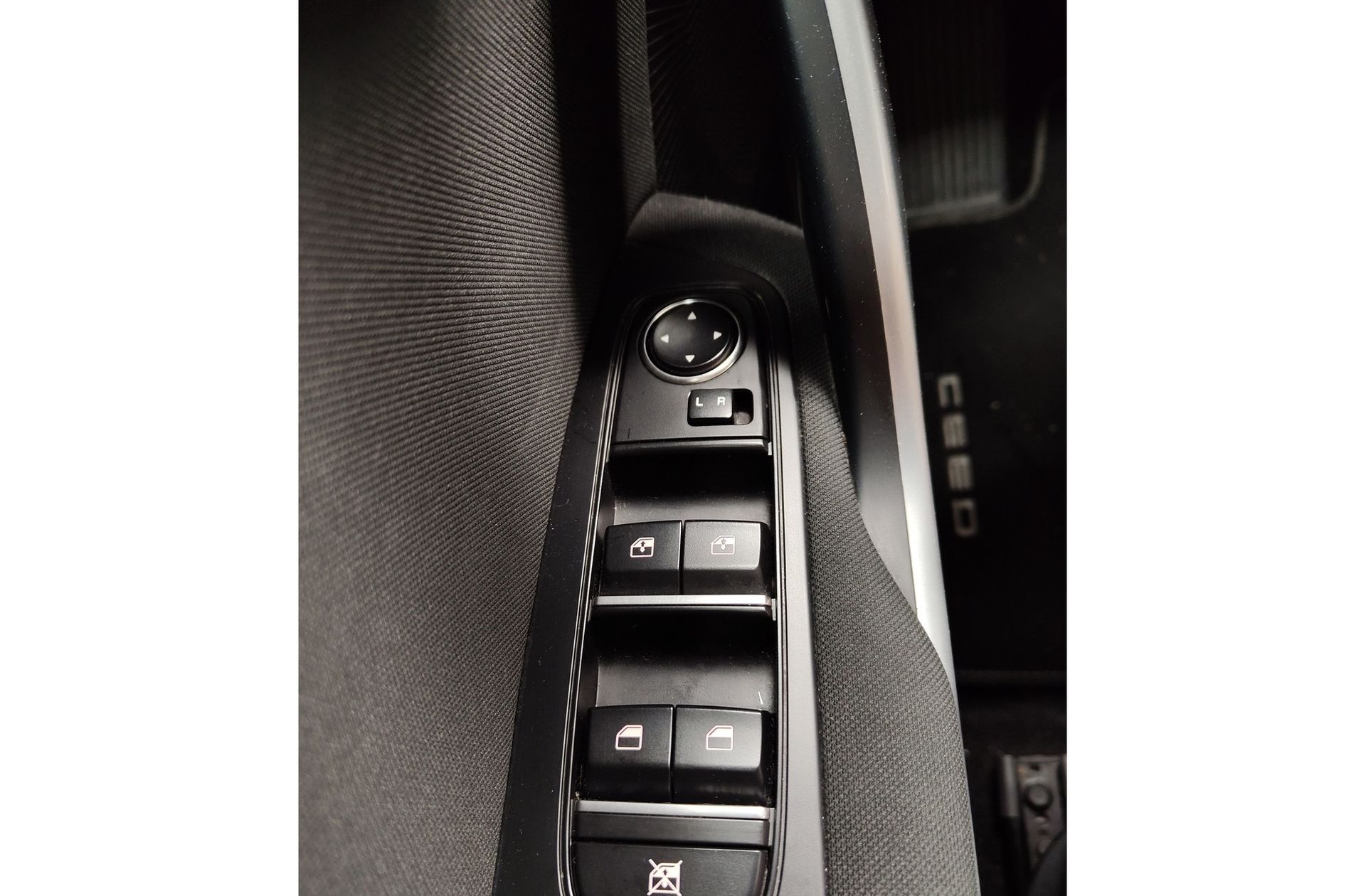 Kia Ceed 1.6 MHEV iMT Drive - foto 33