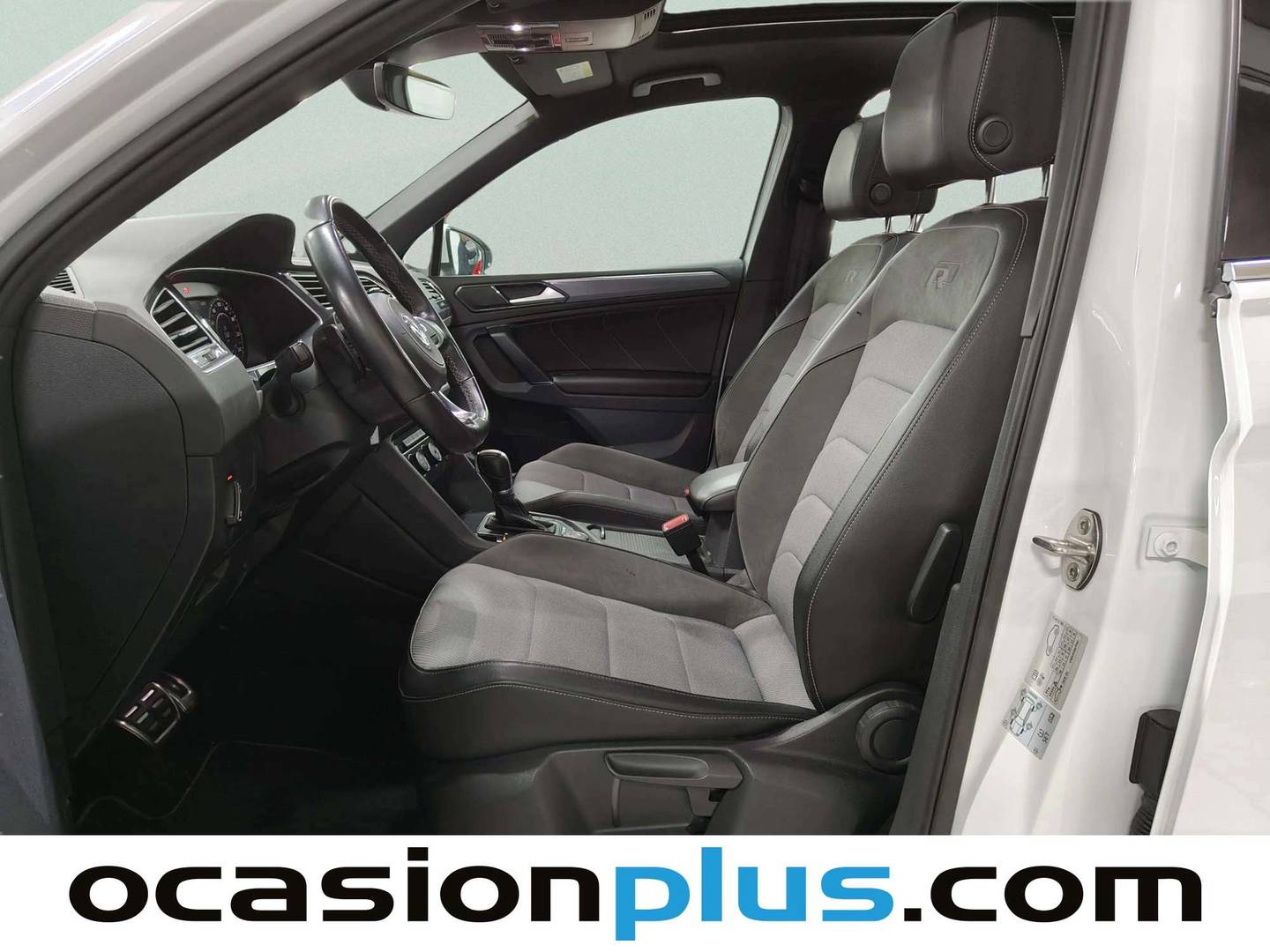 Foto Volkswagen Tiguan Volkswagen Tiguan Sport 2.0 TDI BMT 4Motion Pack R-line (240 CV) DSG