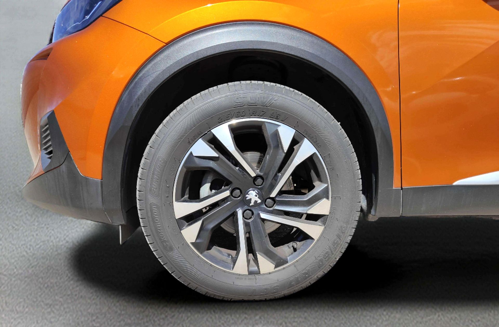 Peugeot 2008 PureTech 130 Allure EAT8 - foto 37