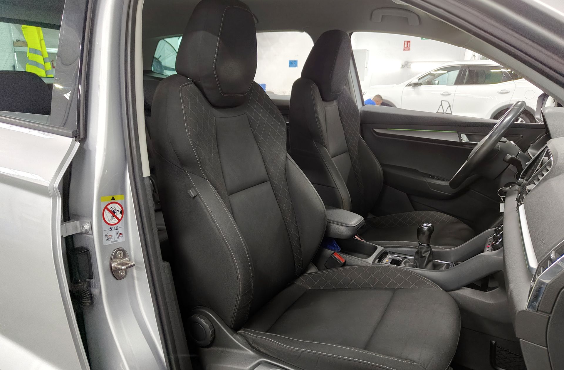 Škoda Karoq 1.5 TSI ACT Ambition - foto 20