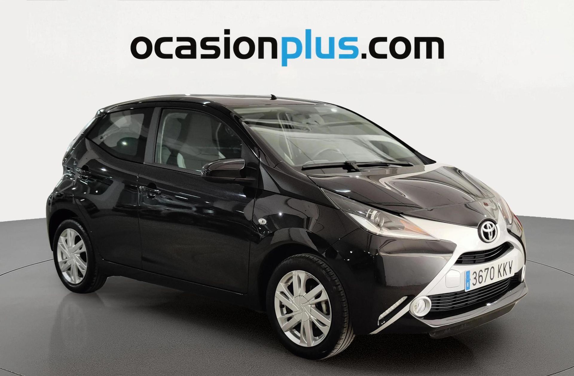Toyota Aygo 1.0 70 x-play - foto 2