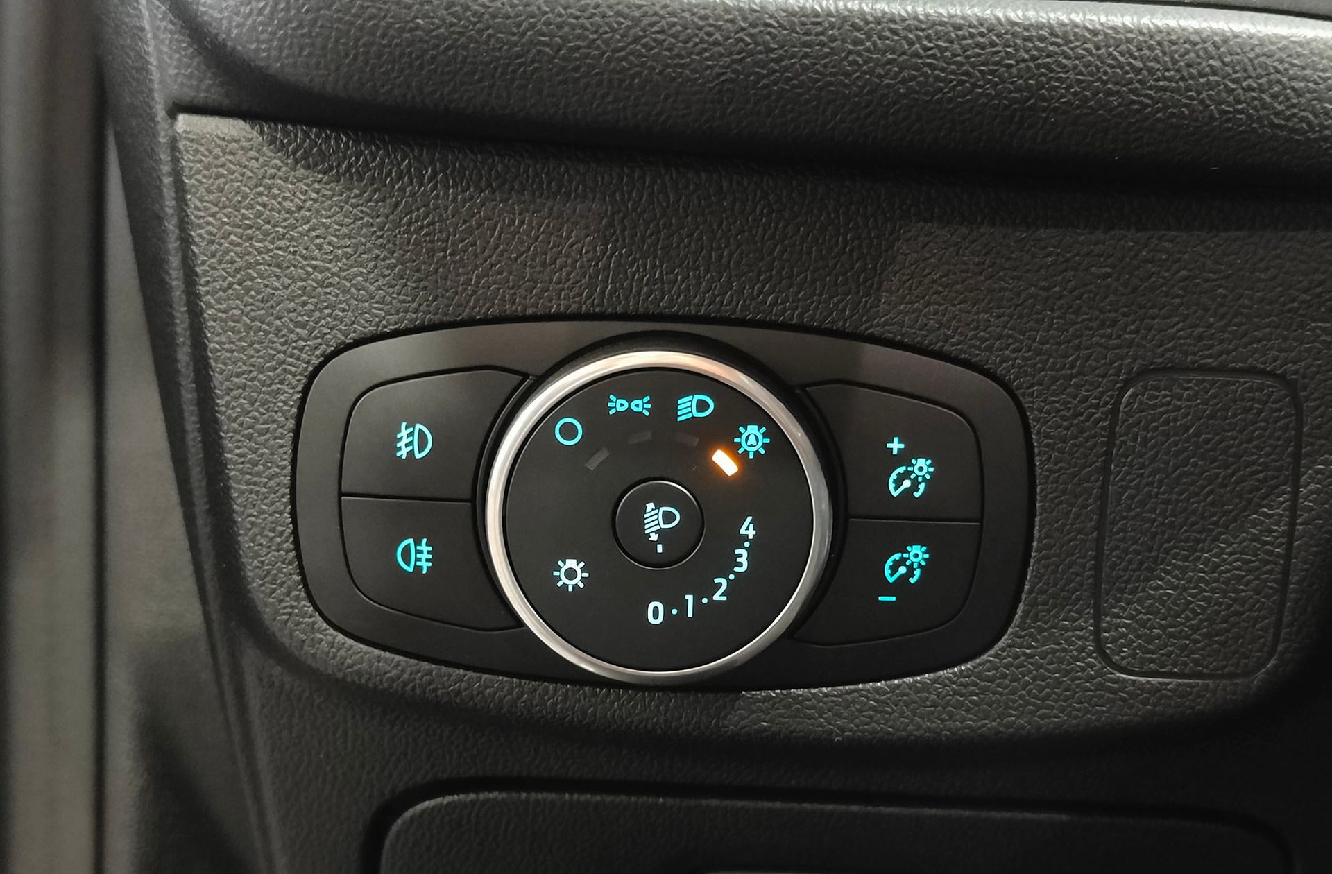 Ford Focus 1.0 EcoBoost Active - foto 27