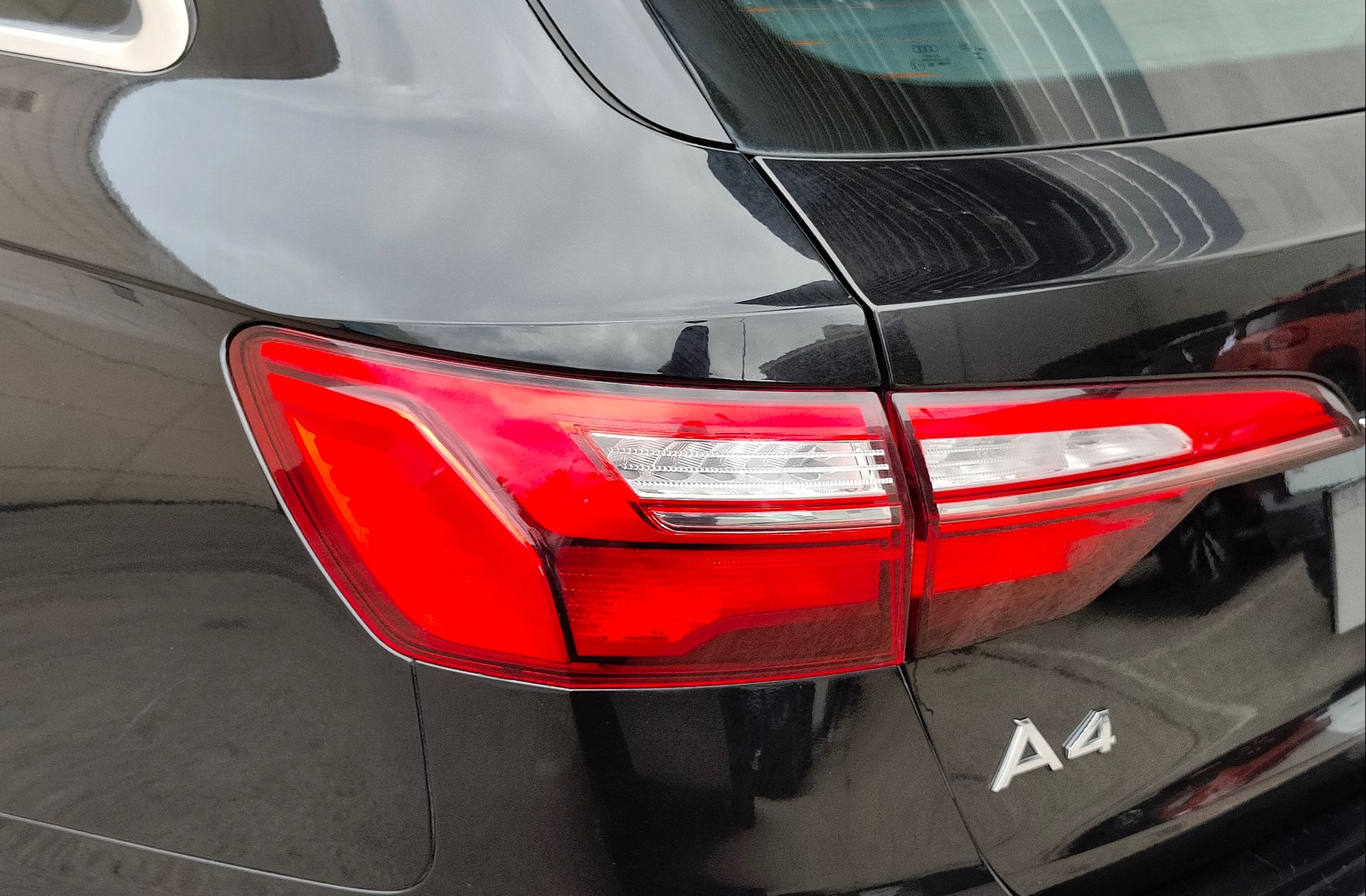 Audi A4 Avant Black Line 35 TFSI S Tronic - foto 16