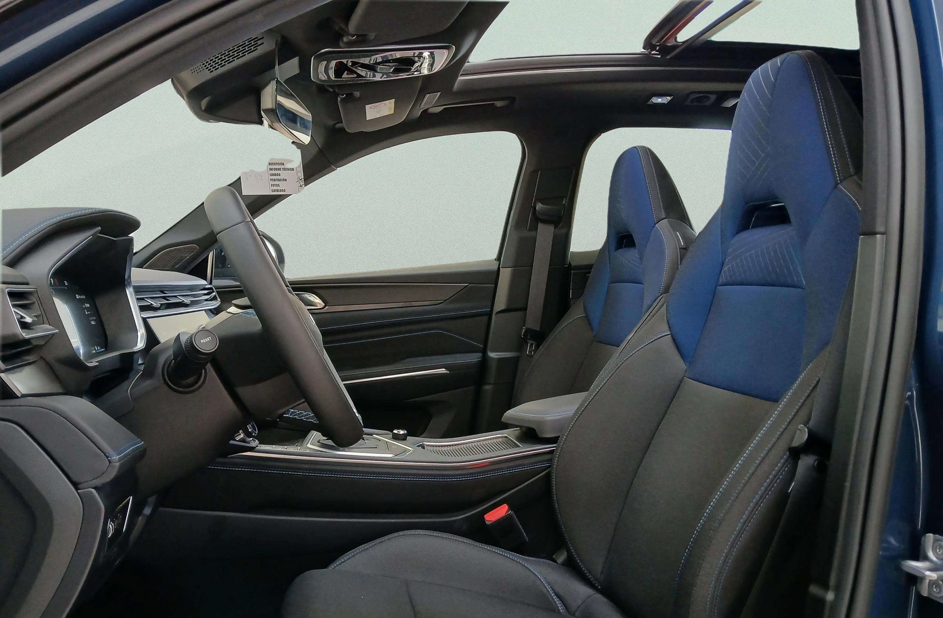 Lynk & Co 01 1.5 PHEV - foto 15