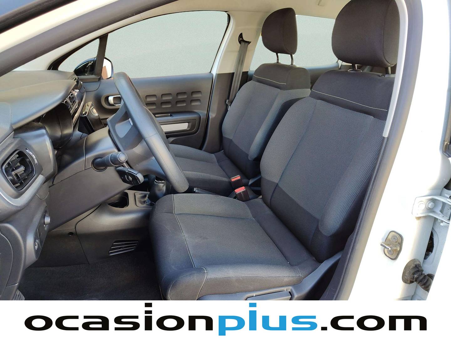 Foto asientos delanteros Citroën C3 Citroën C3 PureTech 83 Plus (83 CV)