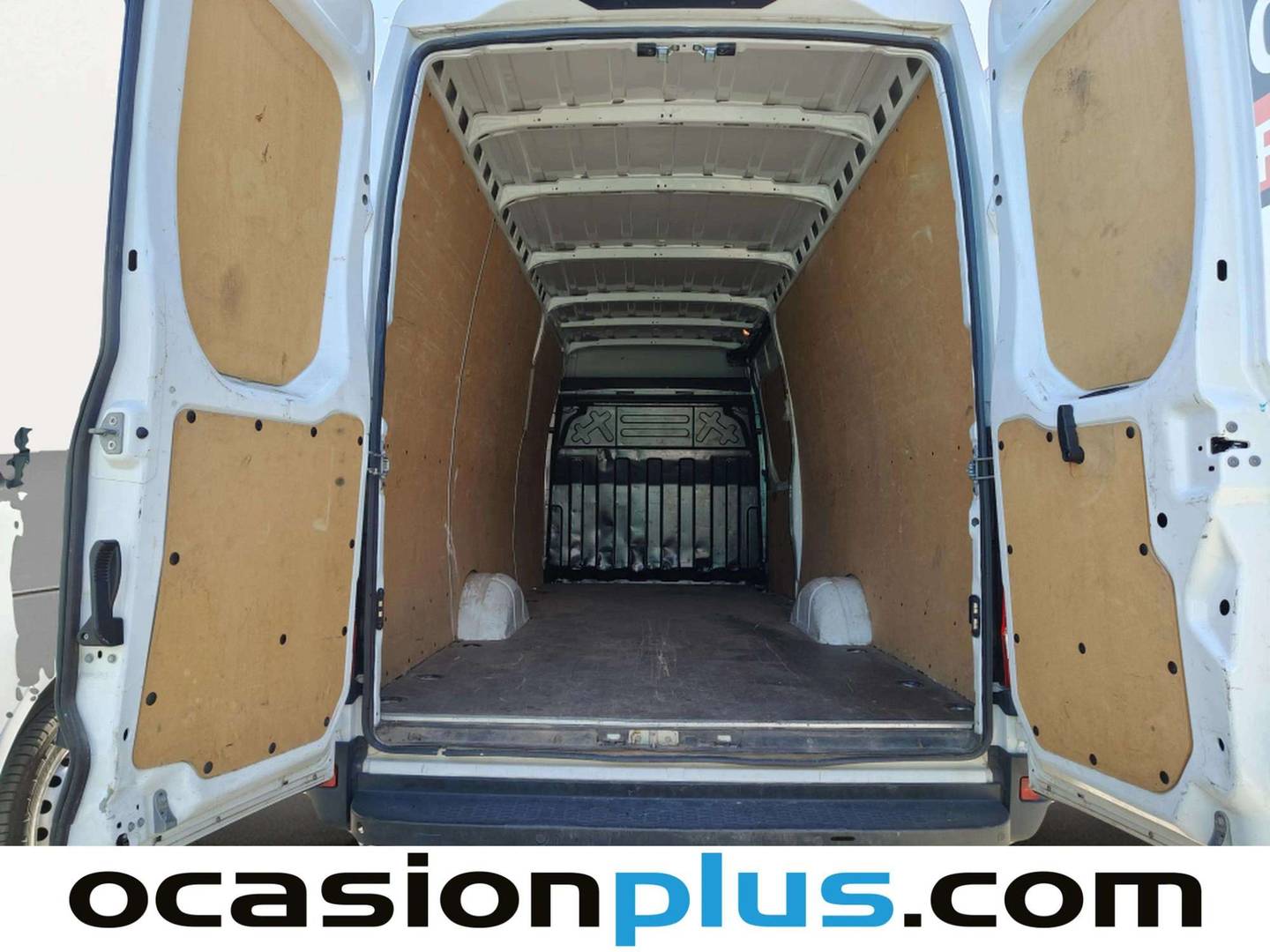 Foto asientos traseros Iveco Daily Iveco Daily Furgon 35S 16 V 3520L/H2 (156 CV)