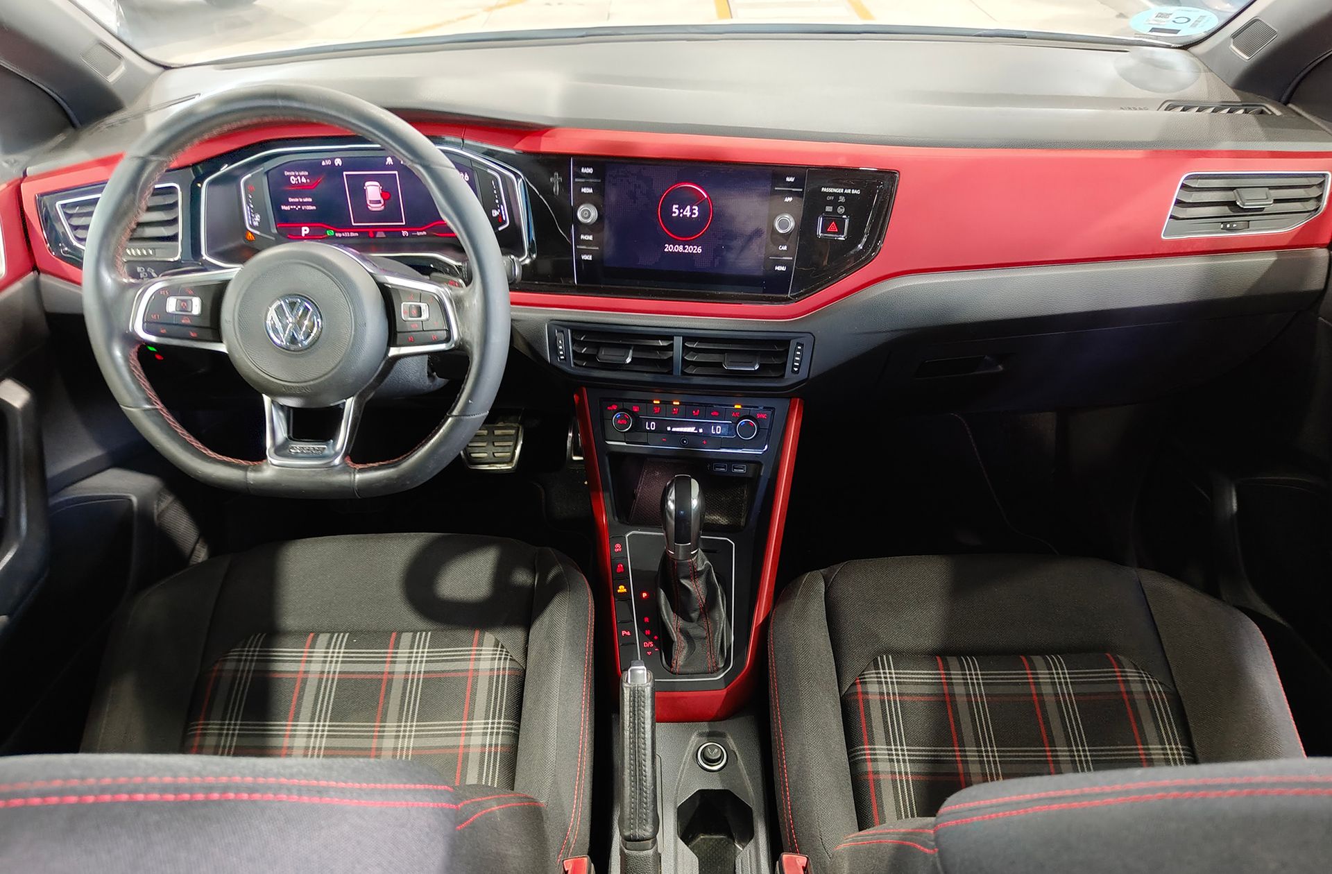 Volkswagen Polo GTI 2.0 TSI DSG - foto 8